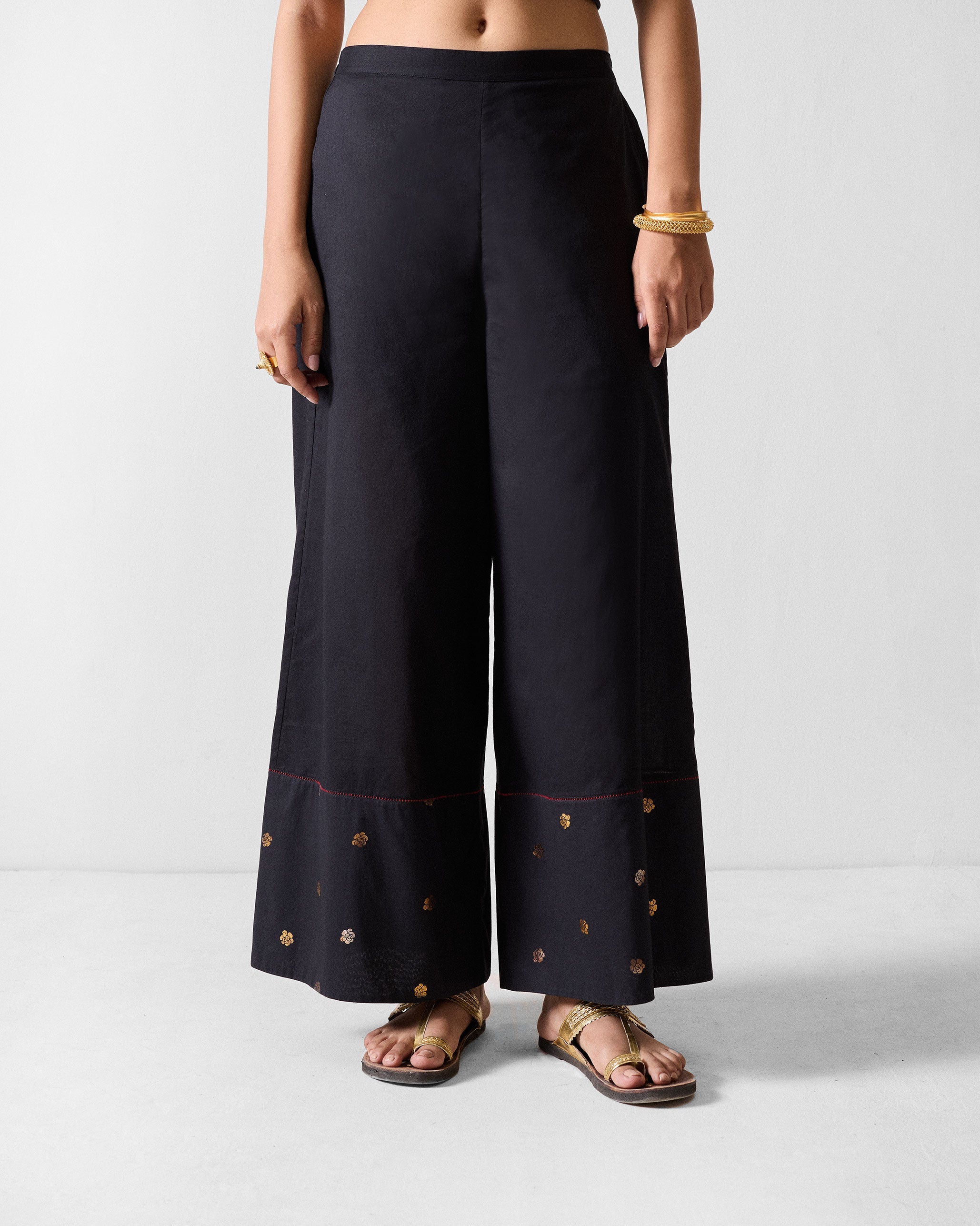 Amer Pyjamas - Black & Gold Printed