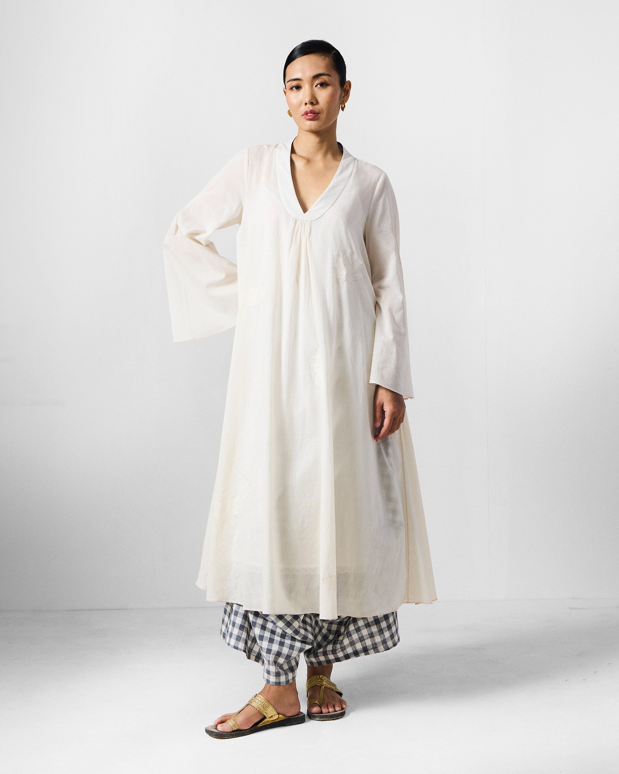 Mirai Kurta - White Embroidered