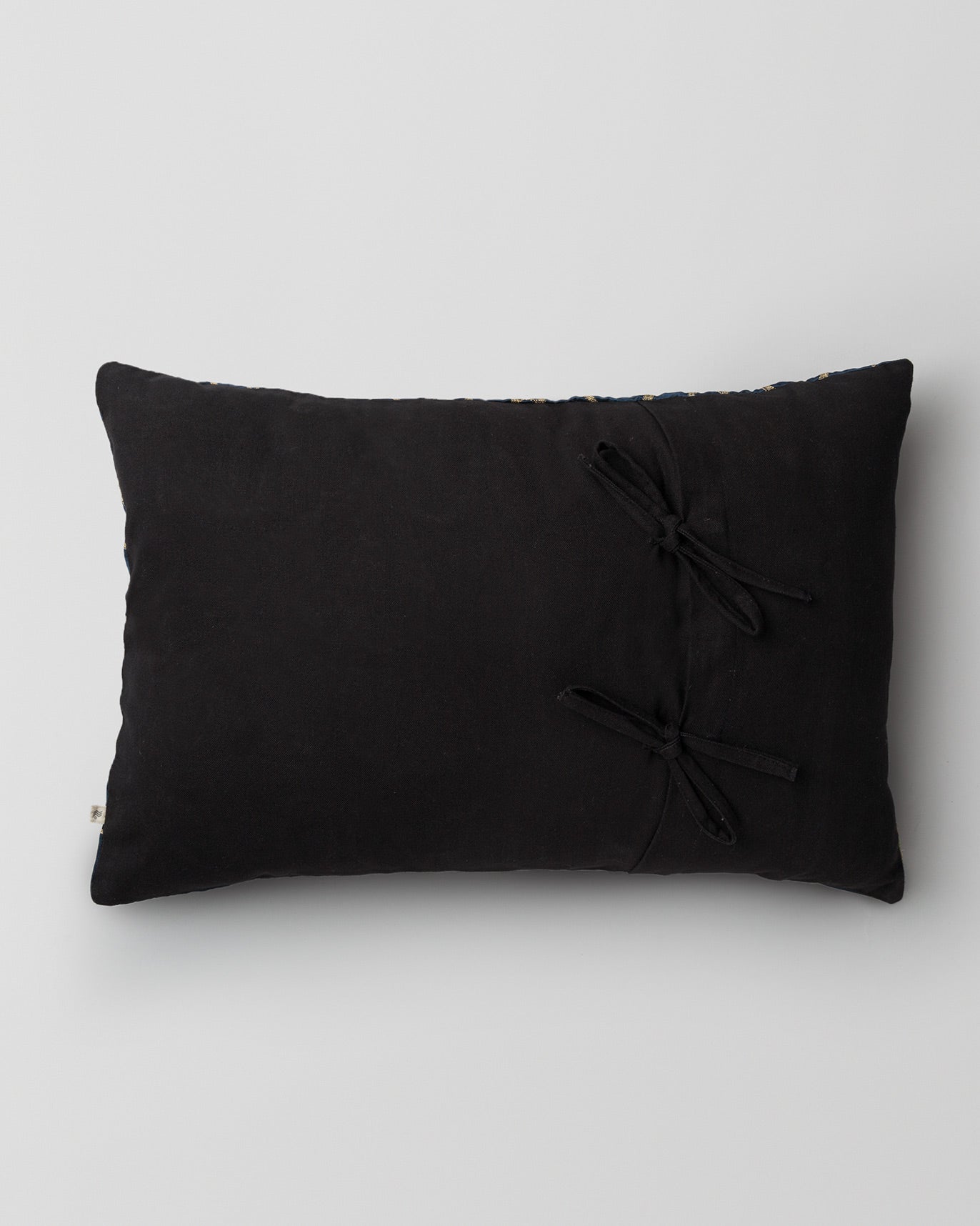 Gin Lumbar Pillow Cover