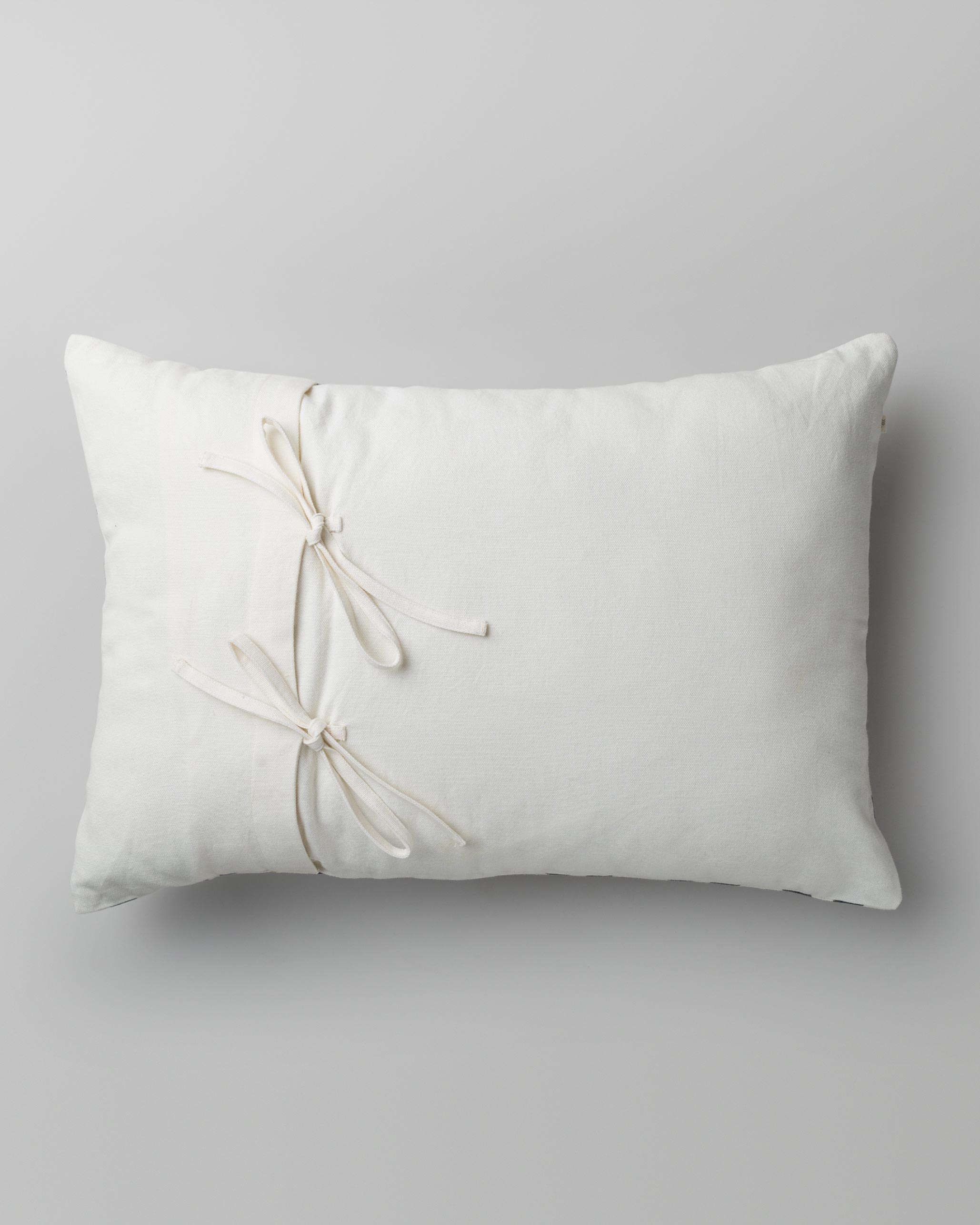 Hishigata Pillow Cover