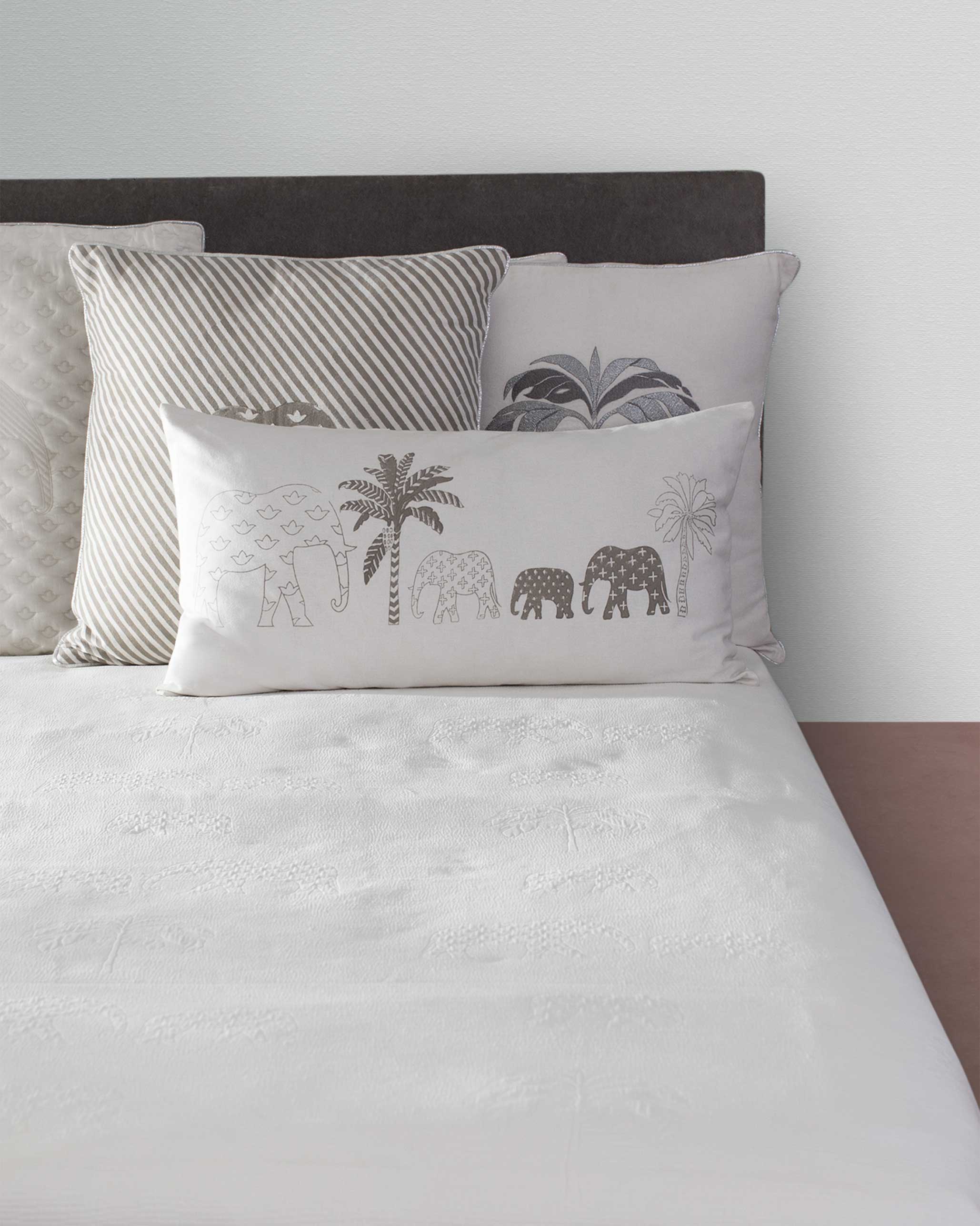 Ele Palm Lumbar Cushion Cover