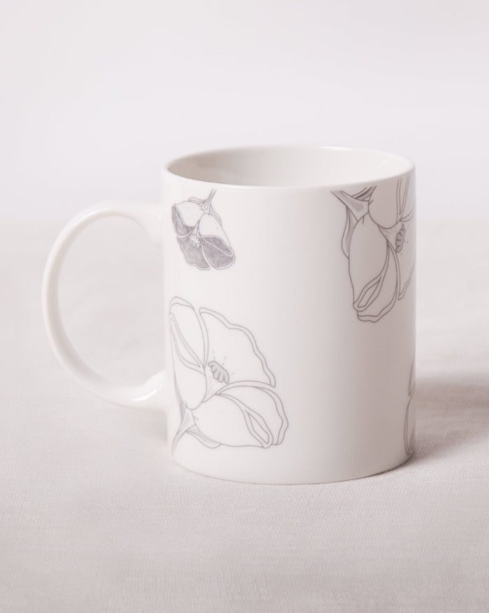 Frangi Flower Mug with grey outlined flowers.