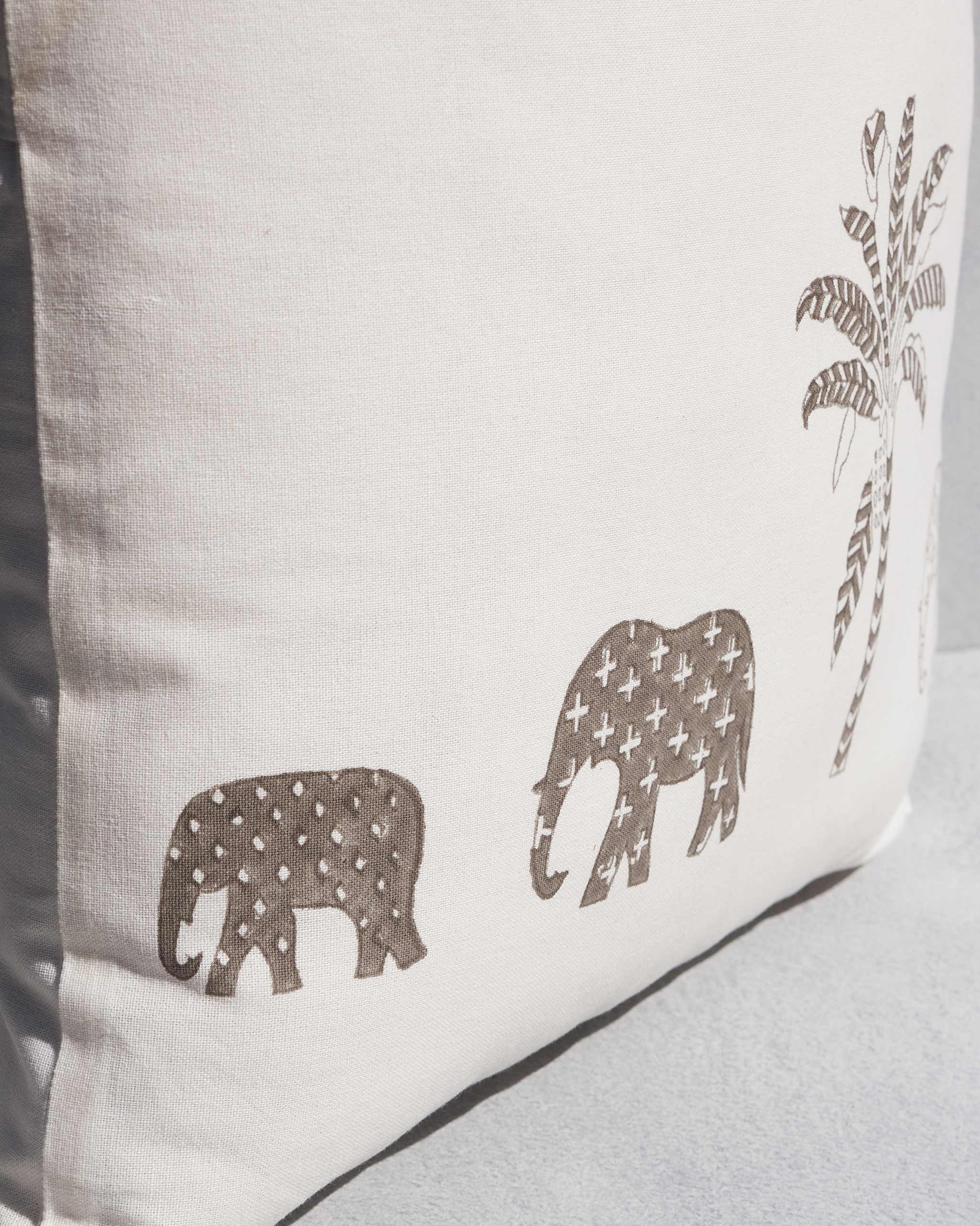 Ele Palm Cushion Cover