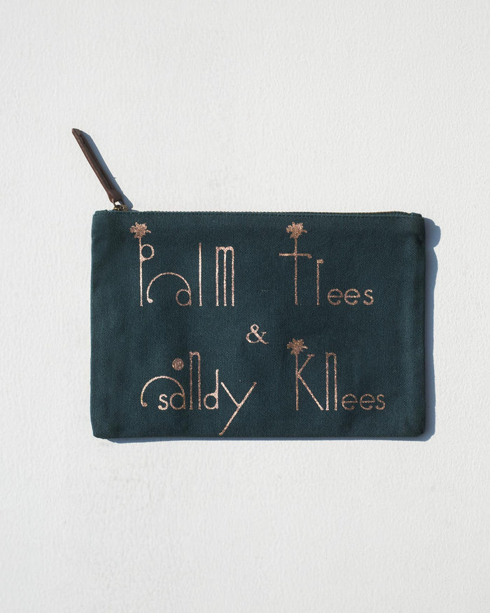 Sandy Knees Pouch