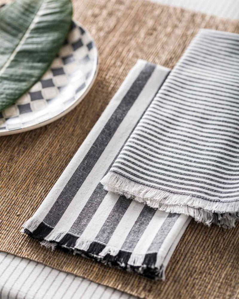 Black & White Dinner Napkins (Set of 4)