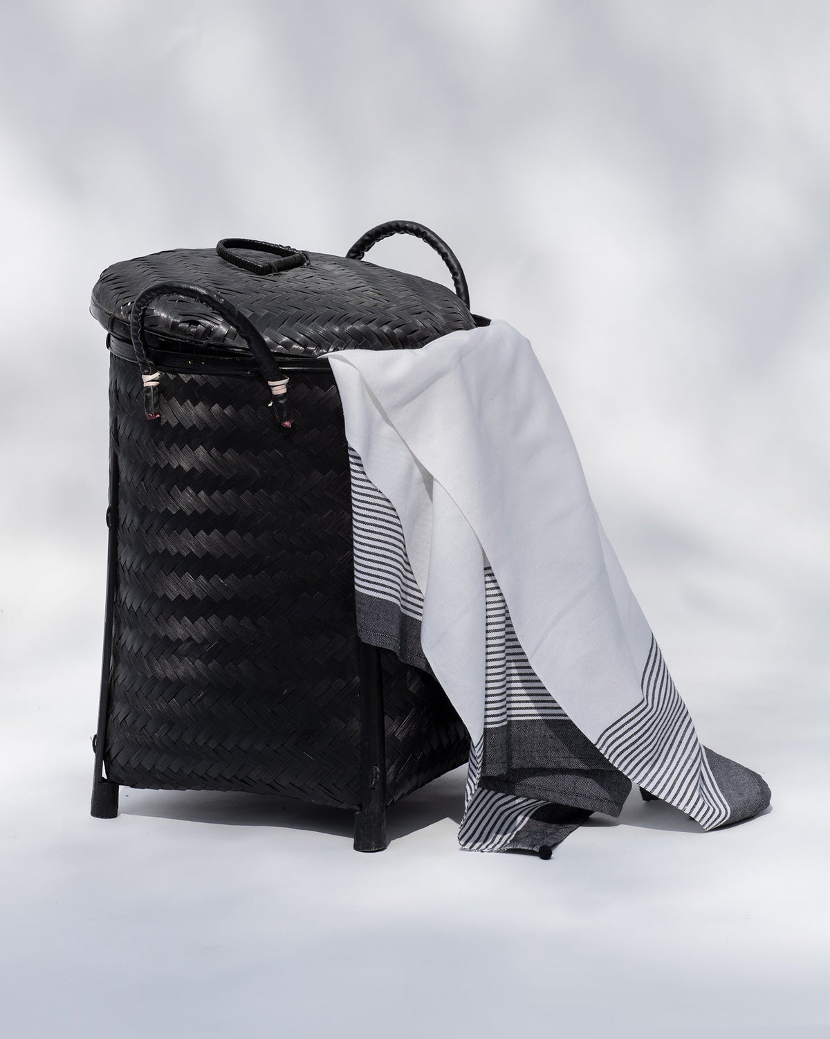 Infinity Stripe Towel - White & Black