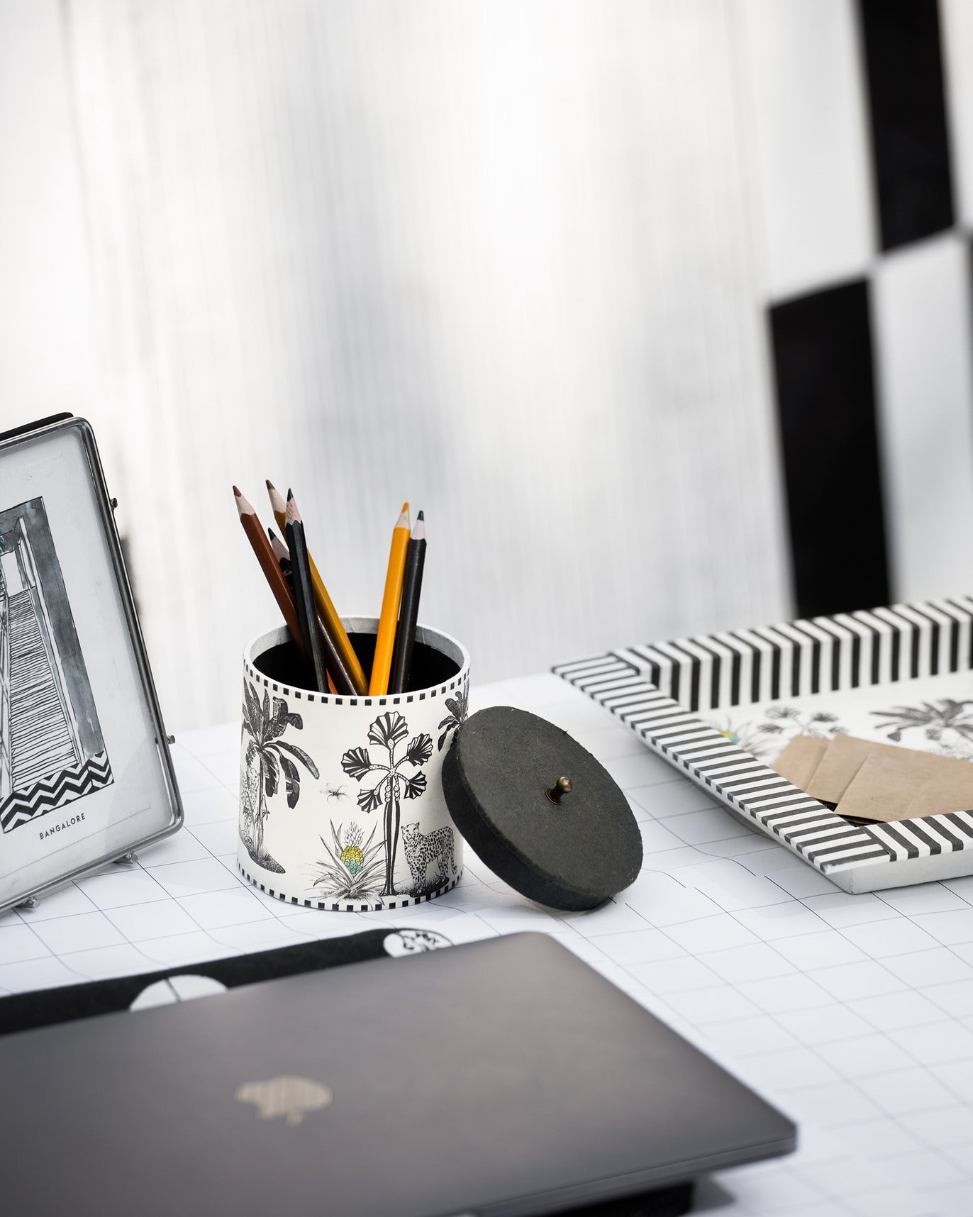 An Organised Desk Kit