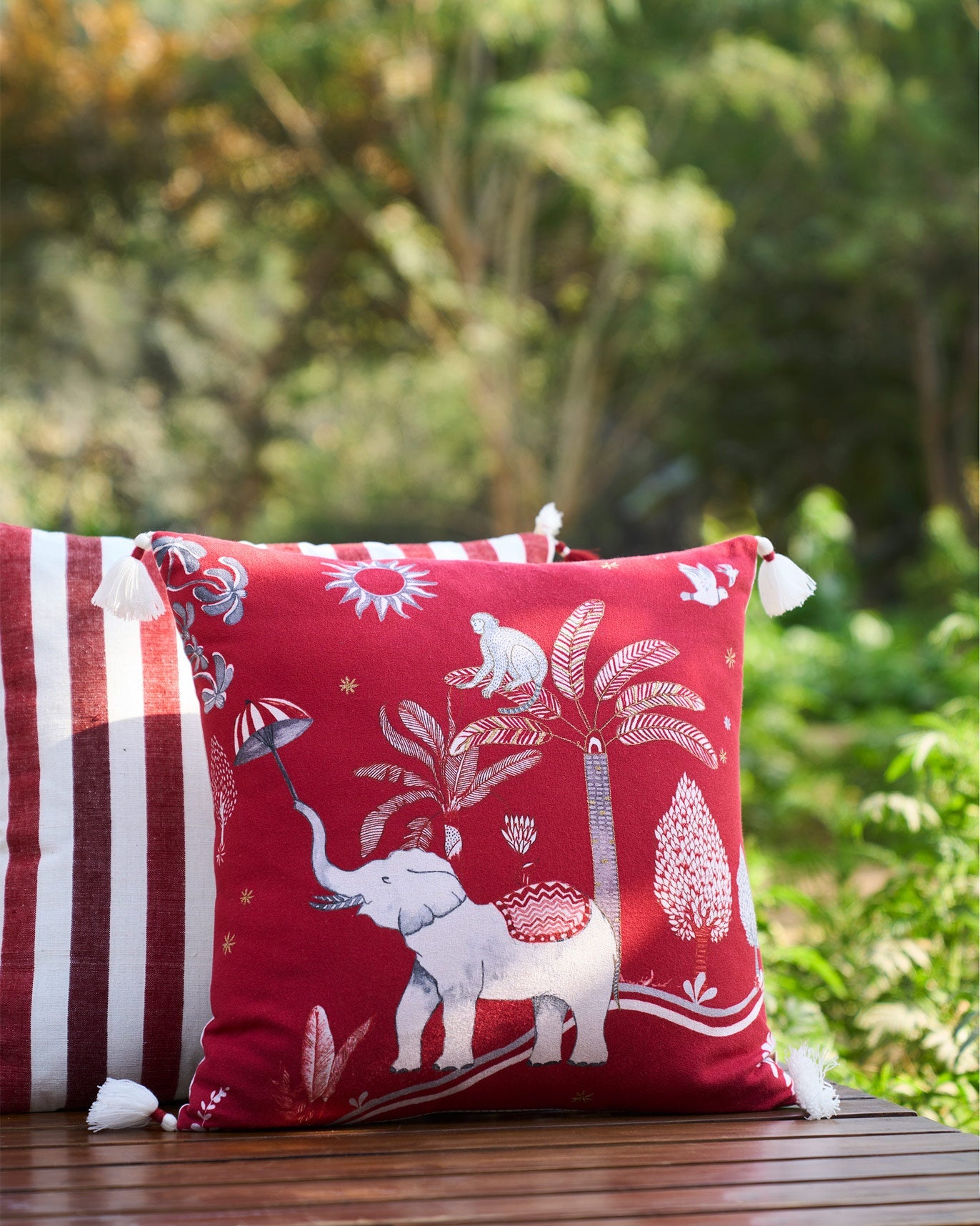 Thiri Cushion Cover