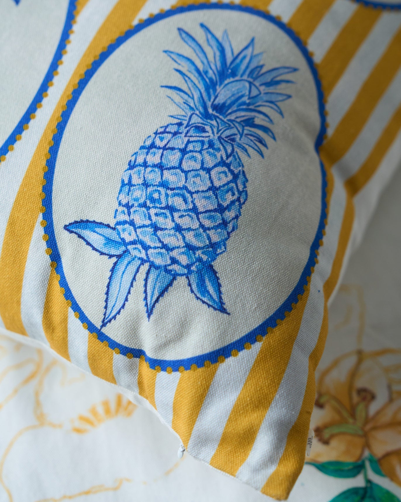 Striped Ananas Cushion Cover