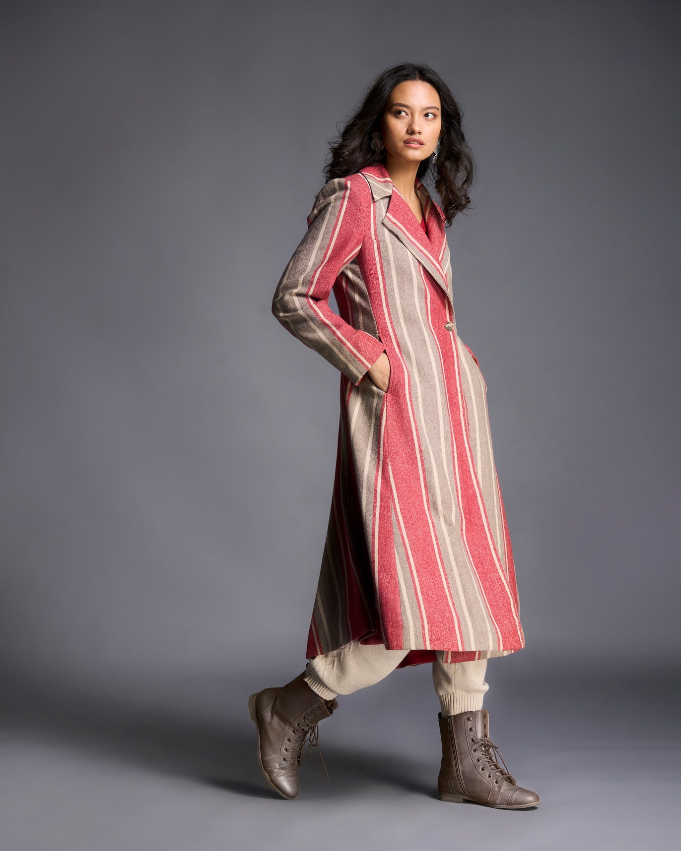 Sitara Outerwear - Red & Beige