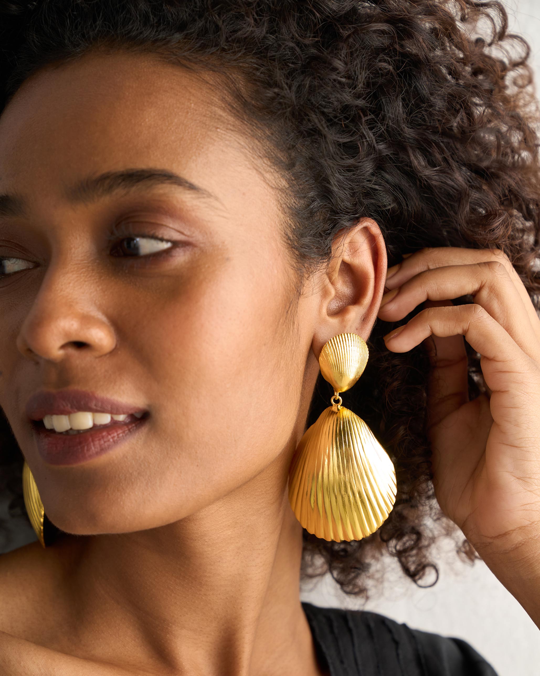 Fan Shell Earrings - Gold