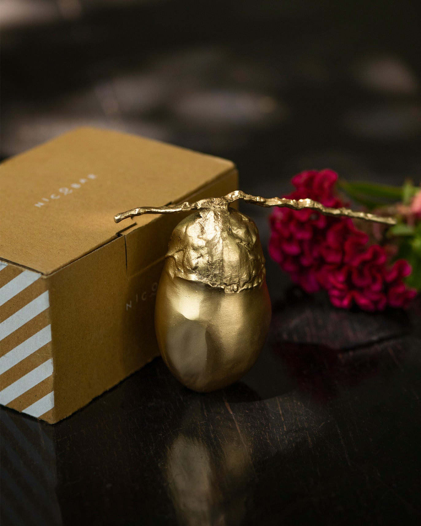 Nariyal Decor Accent