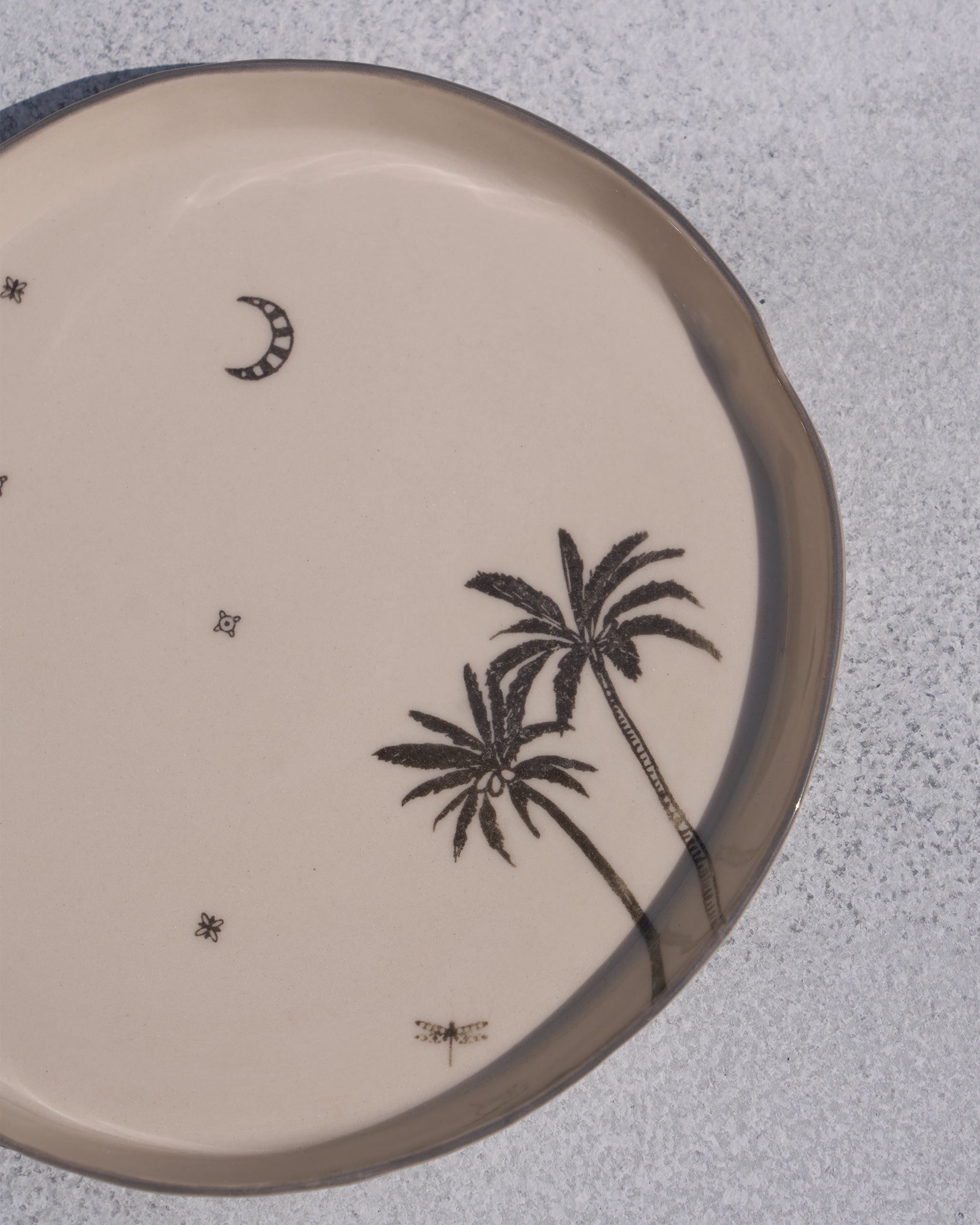 Swaying Palm Desert Plate