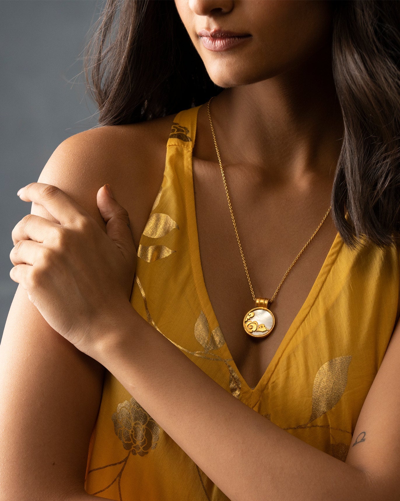 Cloud Air Sign Charm - Gold