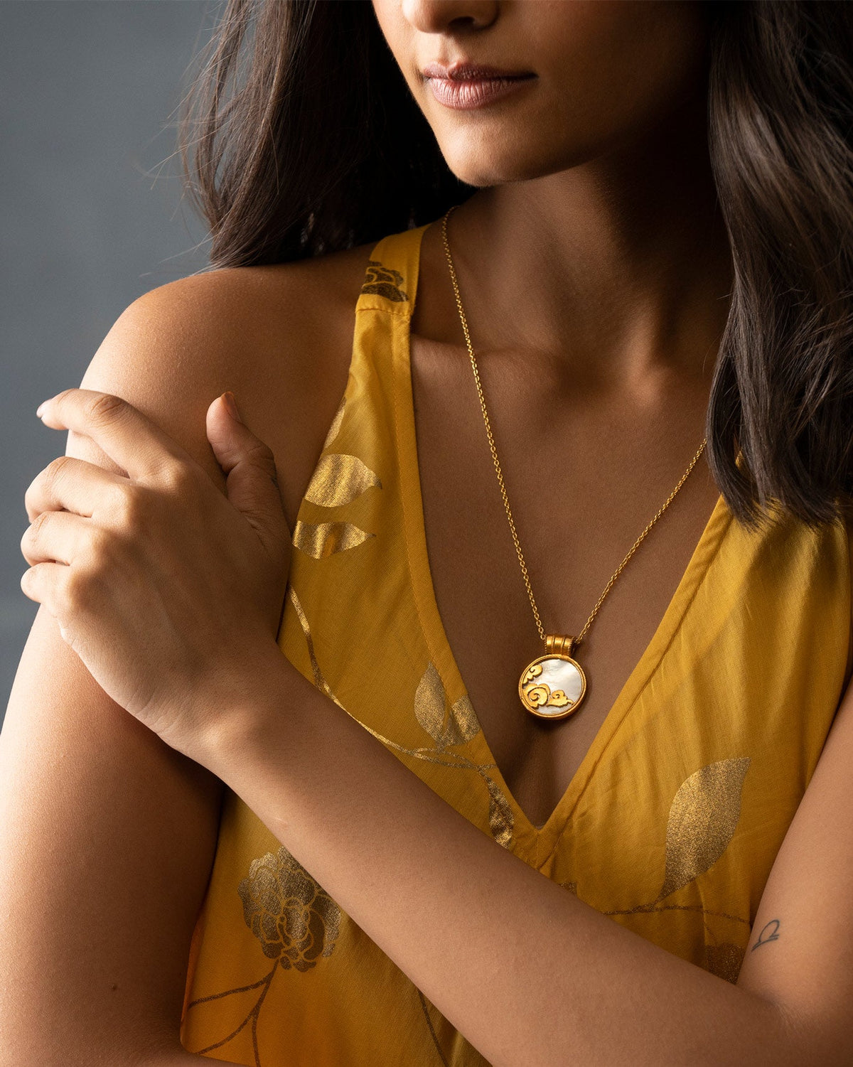 Cloud Air Sign Charm - Gold