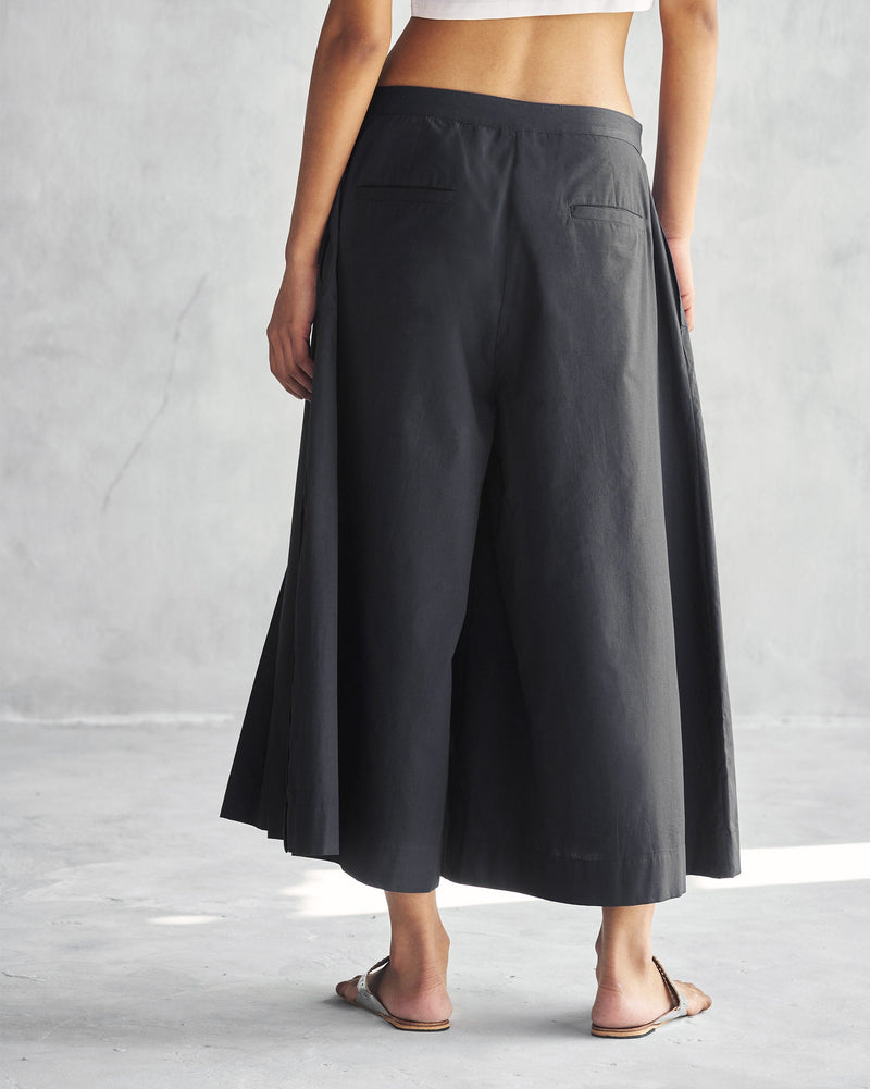 Pleated Flare Culottes - Black