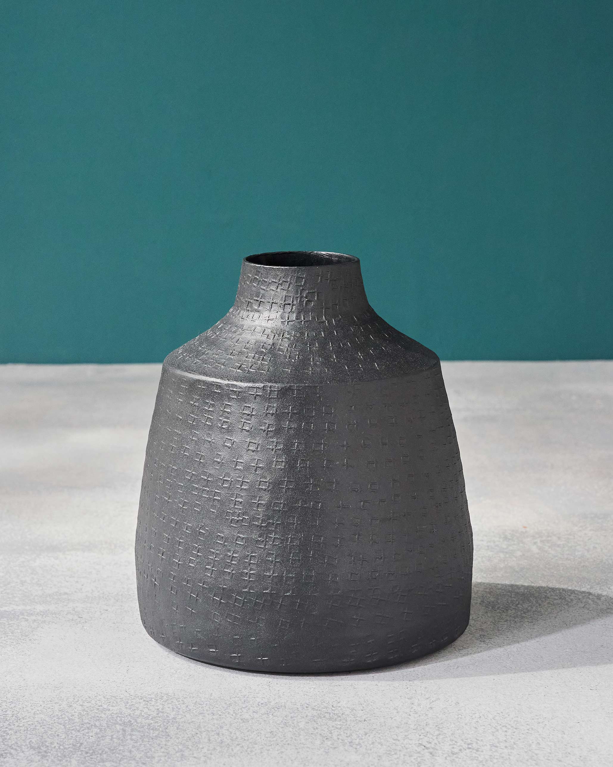 Dhaara Vase - TSSxNB