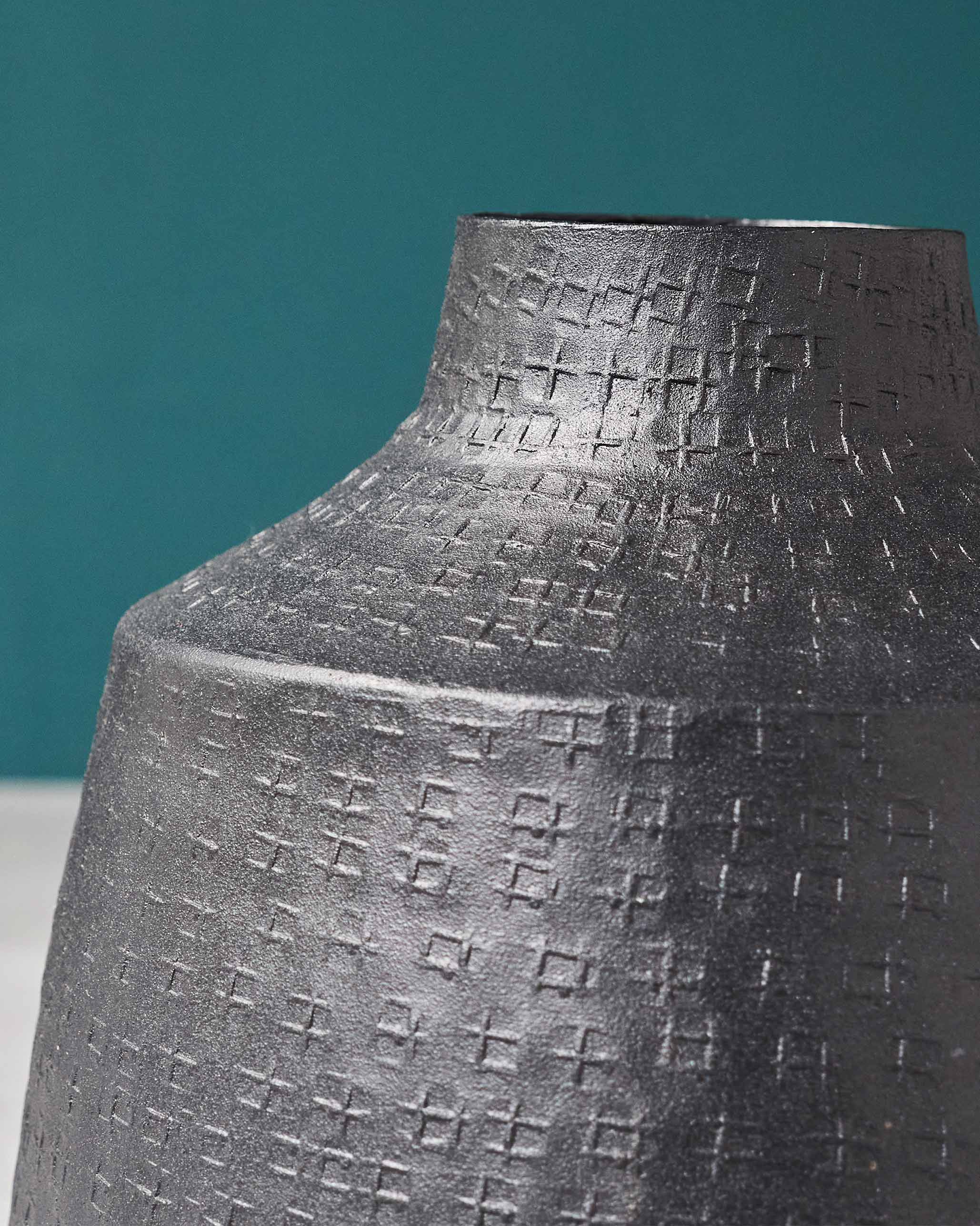 Dhaara Vase - TSSxNB