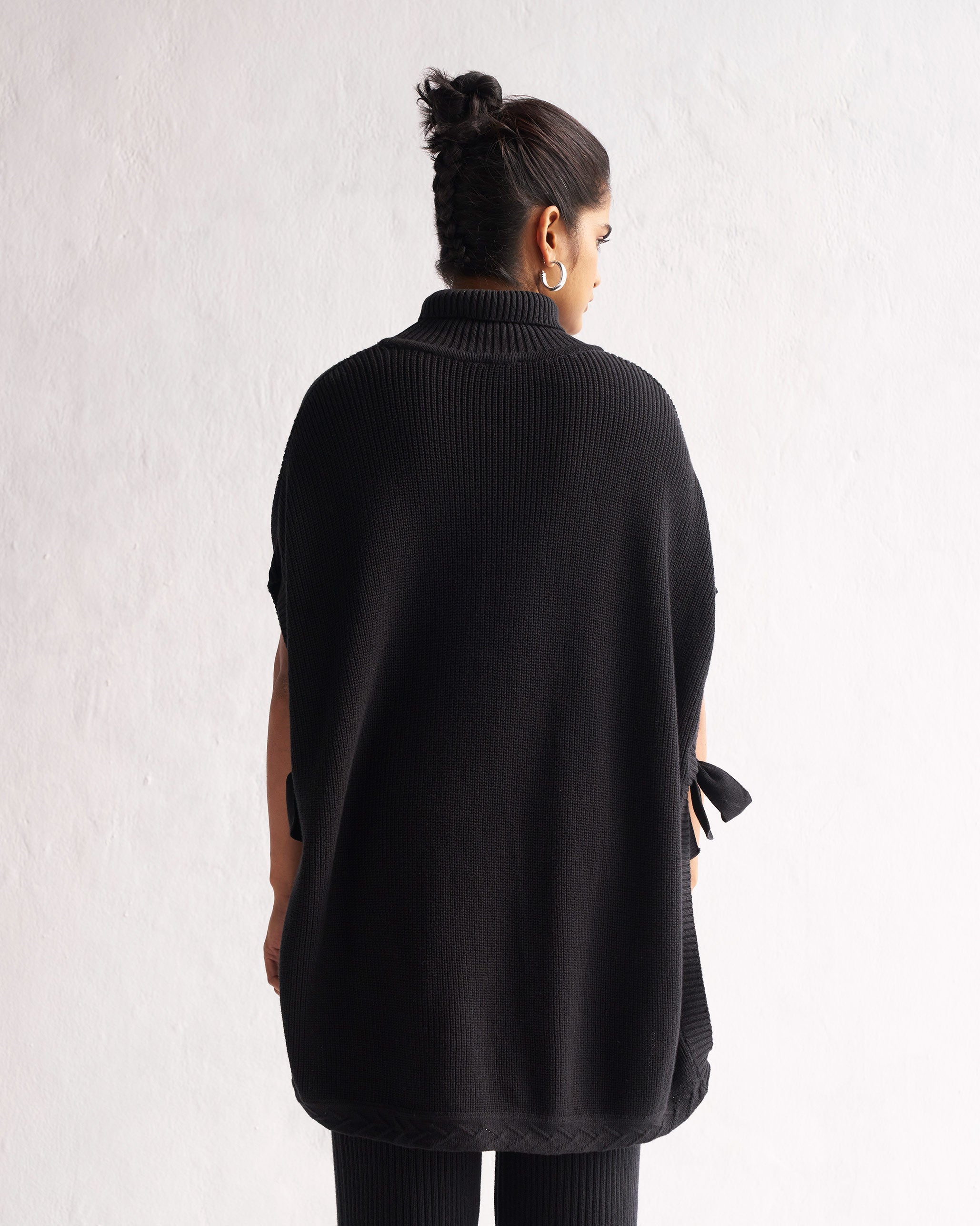Turtle Neck Sweater - Black