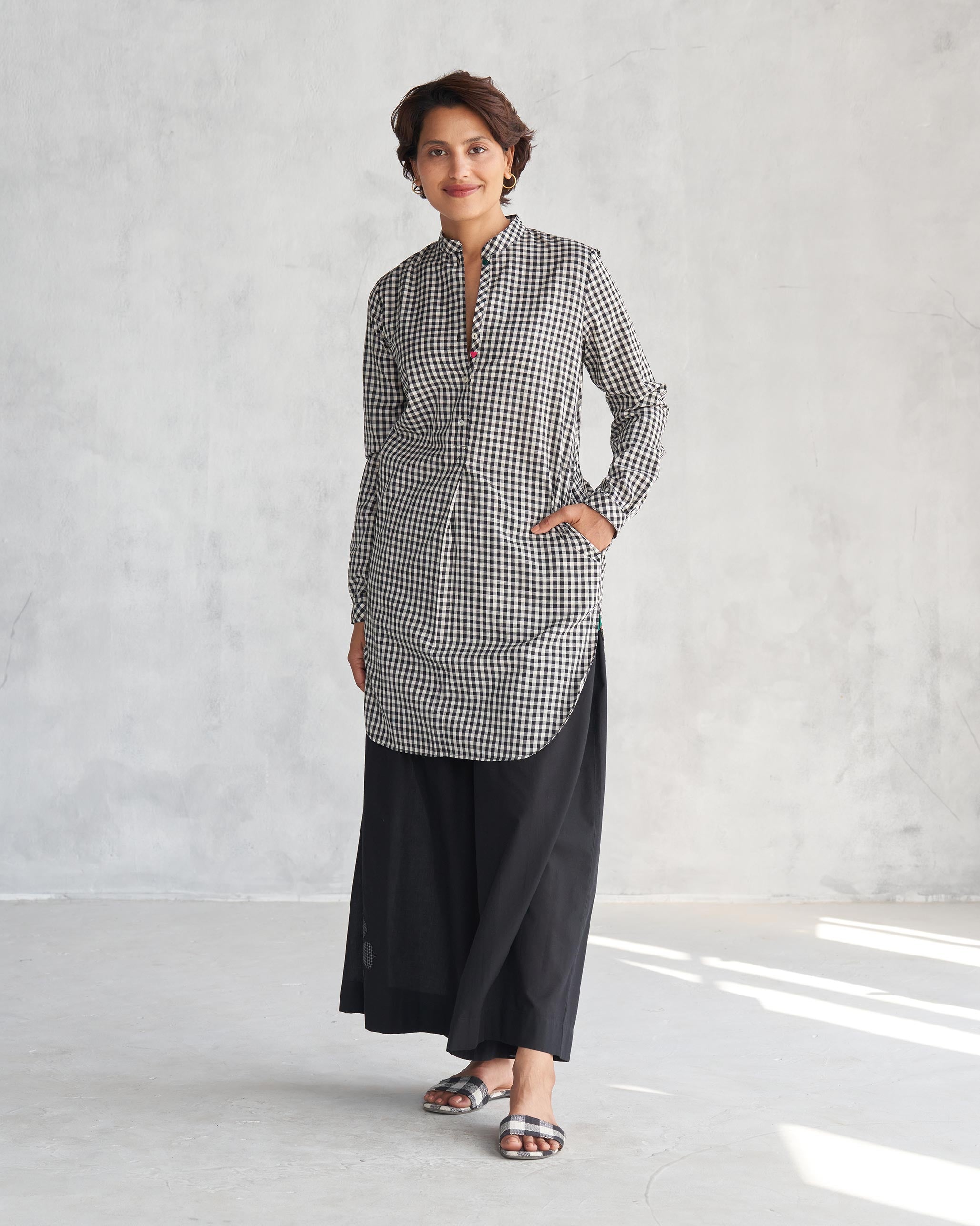 Basic Mid Length Kurta - Black & Ivory