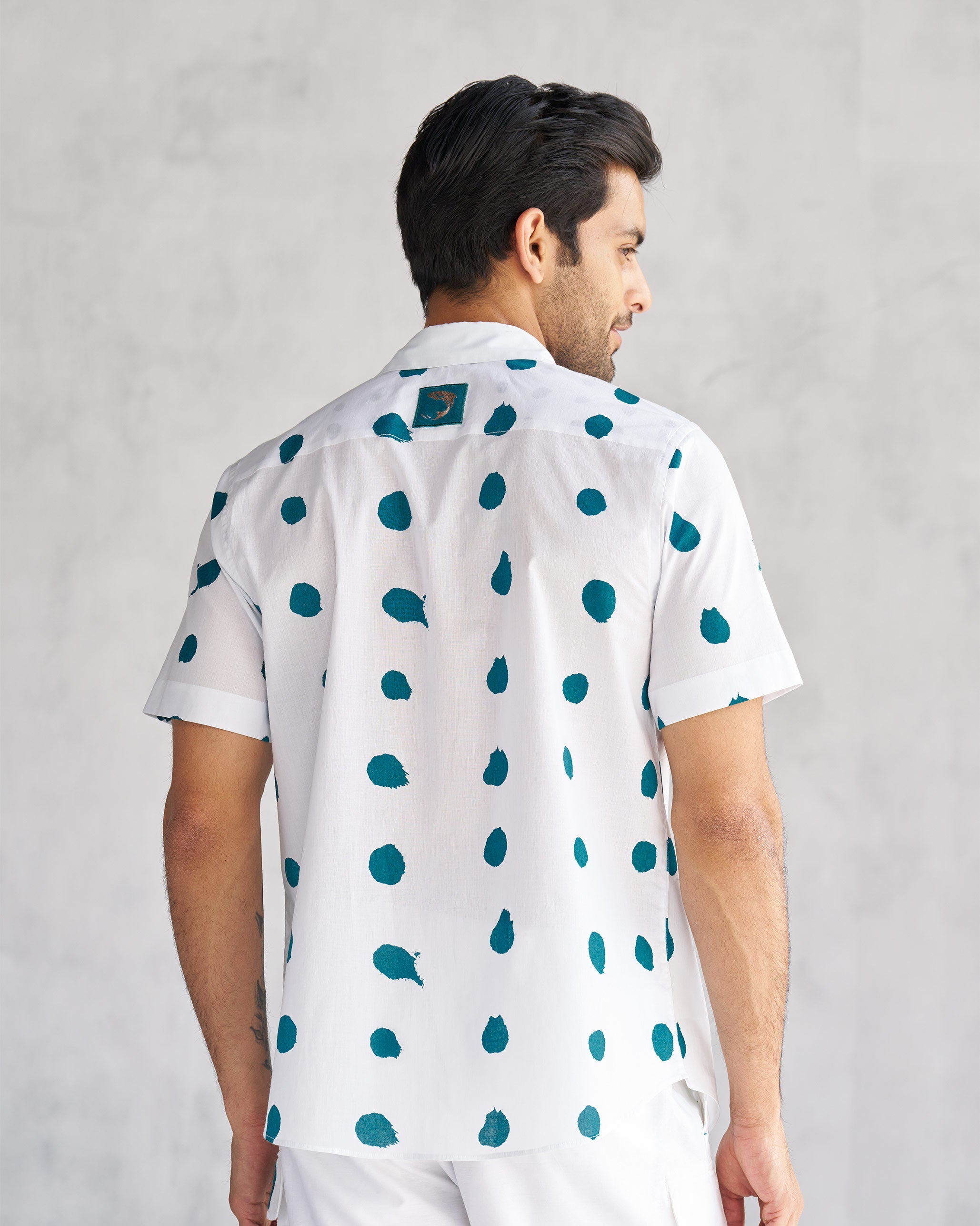 Half Sleeve Shirt - White & Teal Tssxnb