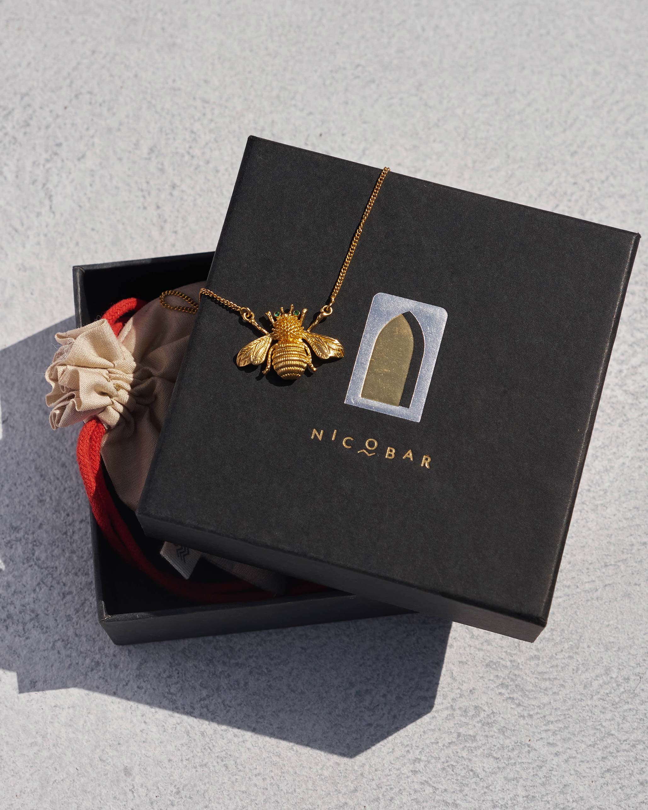 Bee Necklace (with chain) - Gold