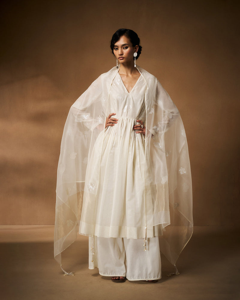 Amaya Kurta - Ivory Hand Embroidered