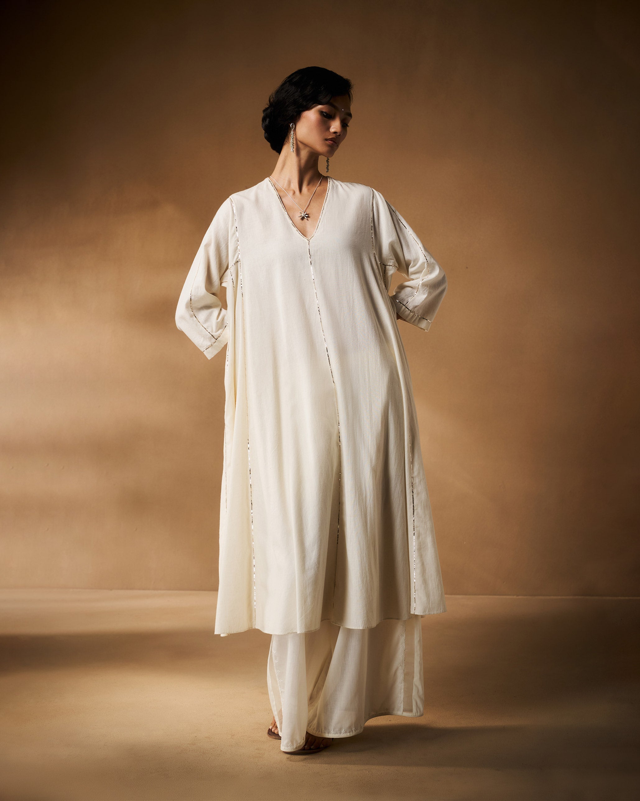 Aheli Kurta - Ivory Hand Embroidered