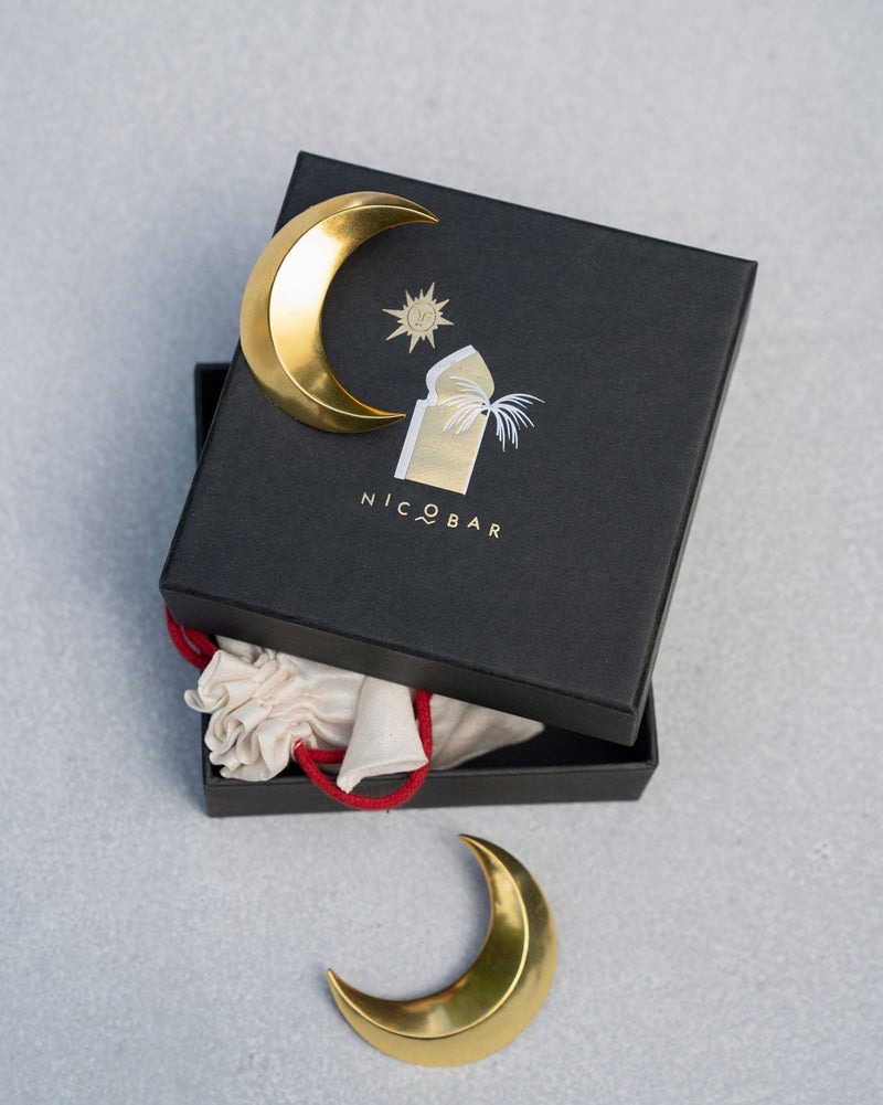 Crescent Studs Large - Gold