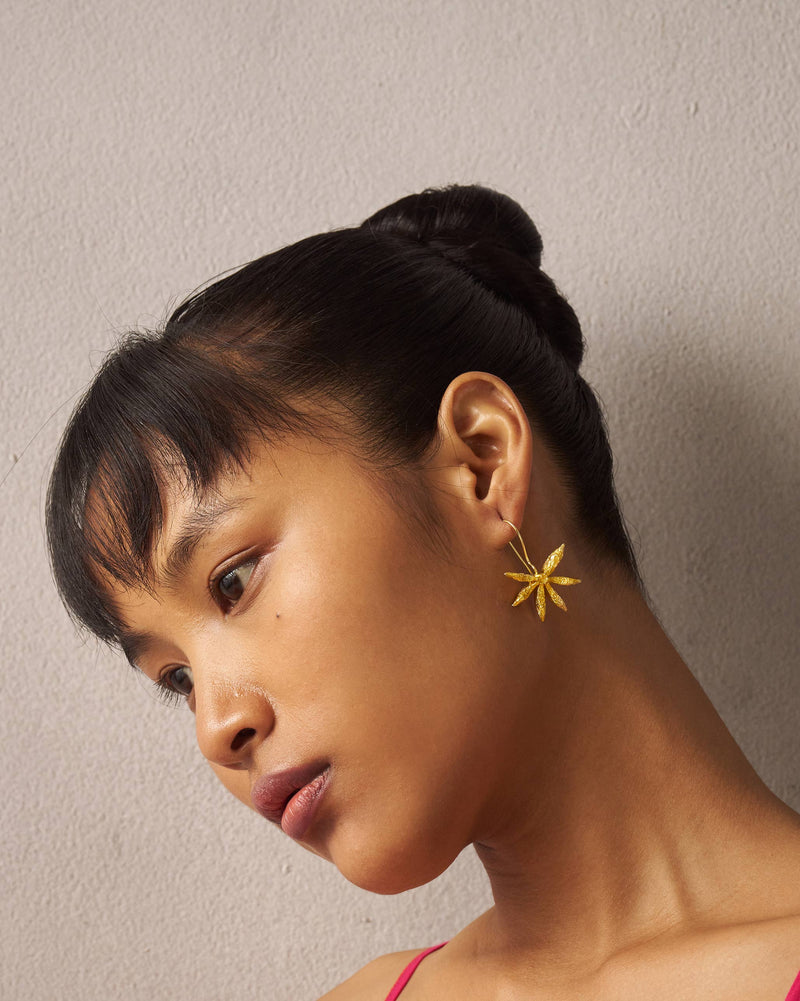 Star Anise Dangle Earrings - Gold