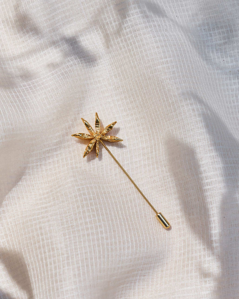 Star Anise Lapel Pin - Gold