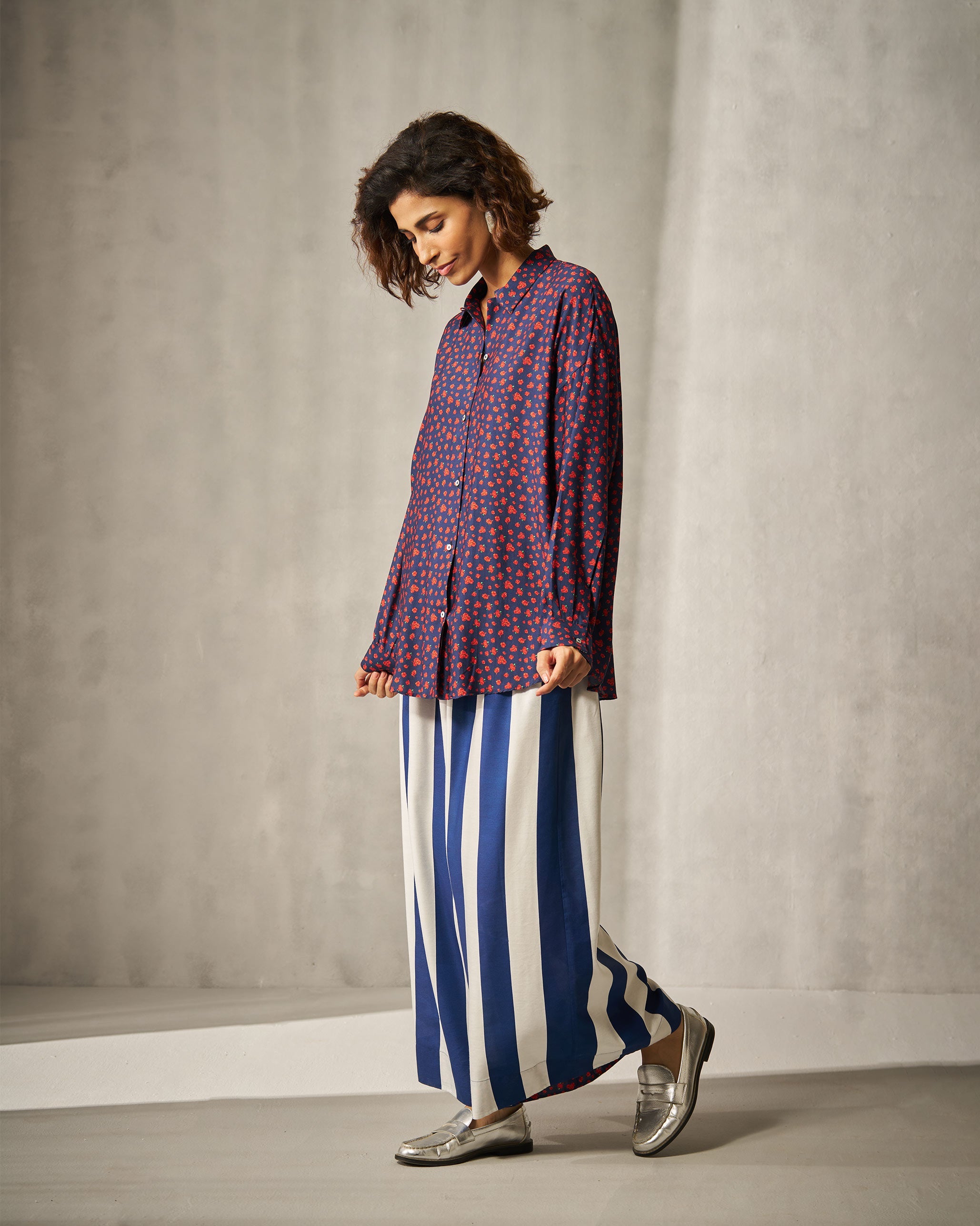 Oversized Shirt - Navy & Red Print