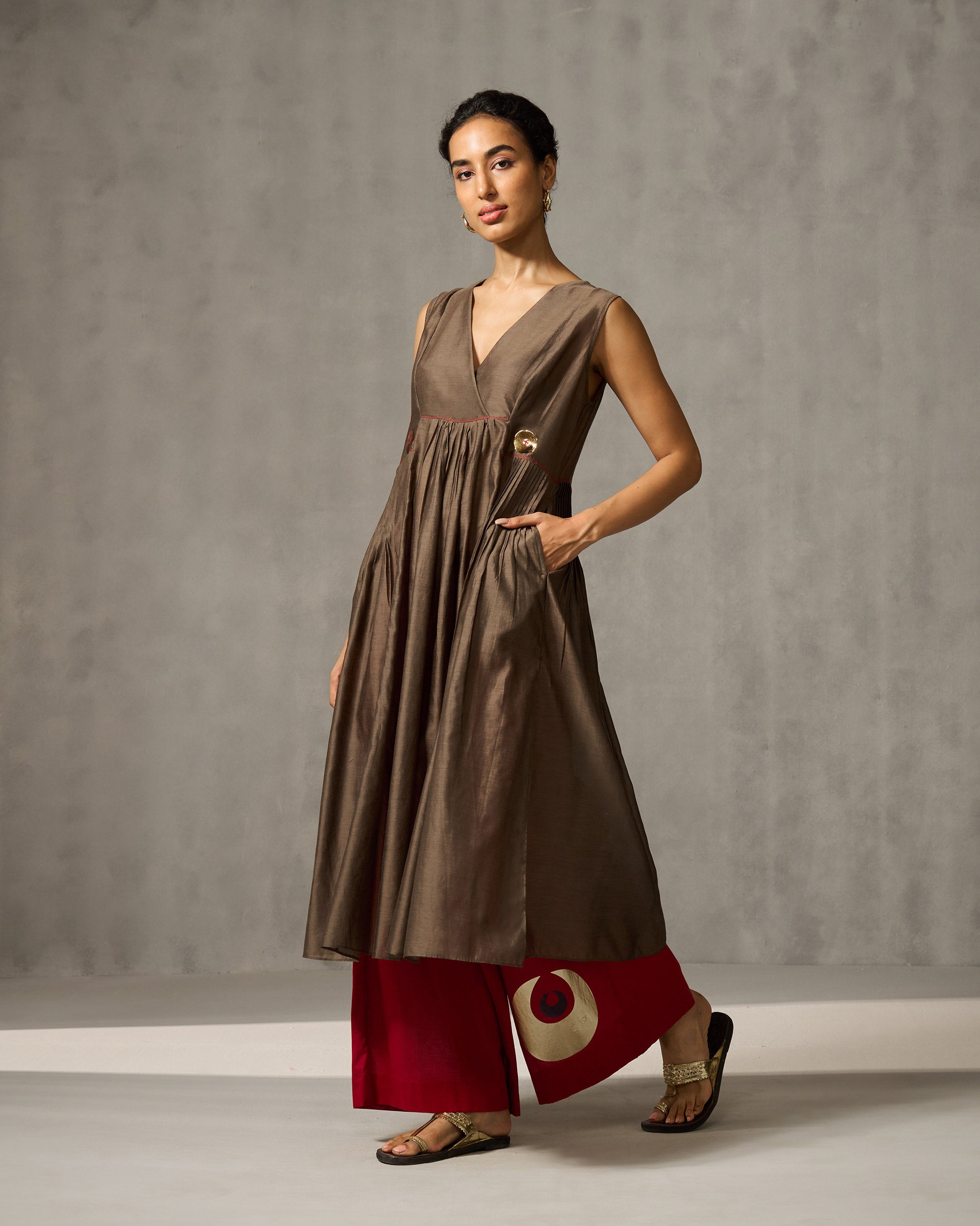 Iqra Kurta - Oak Brown