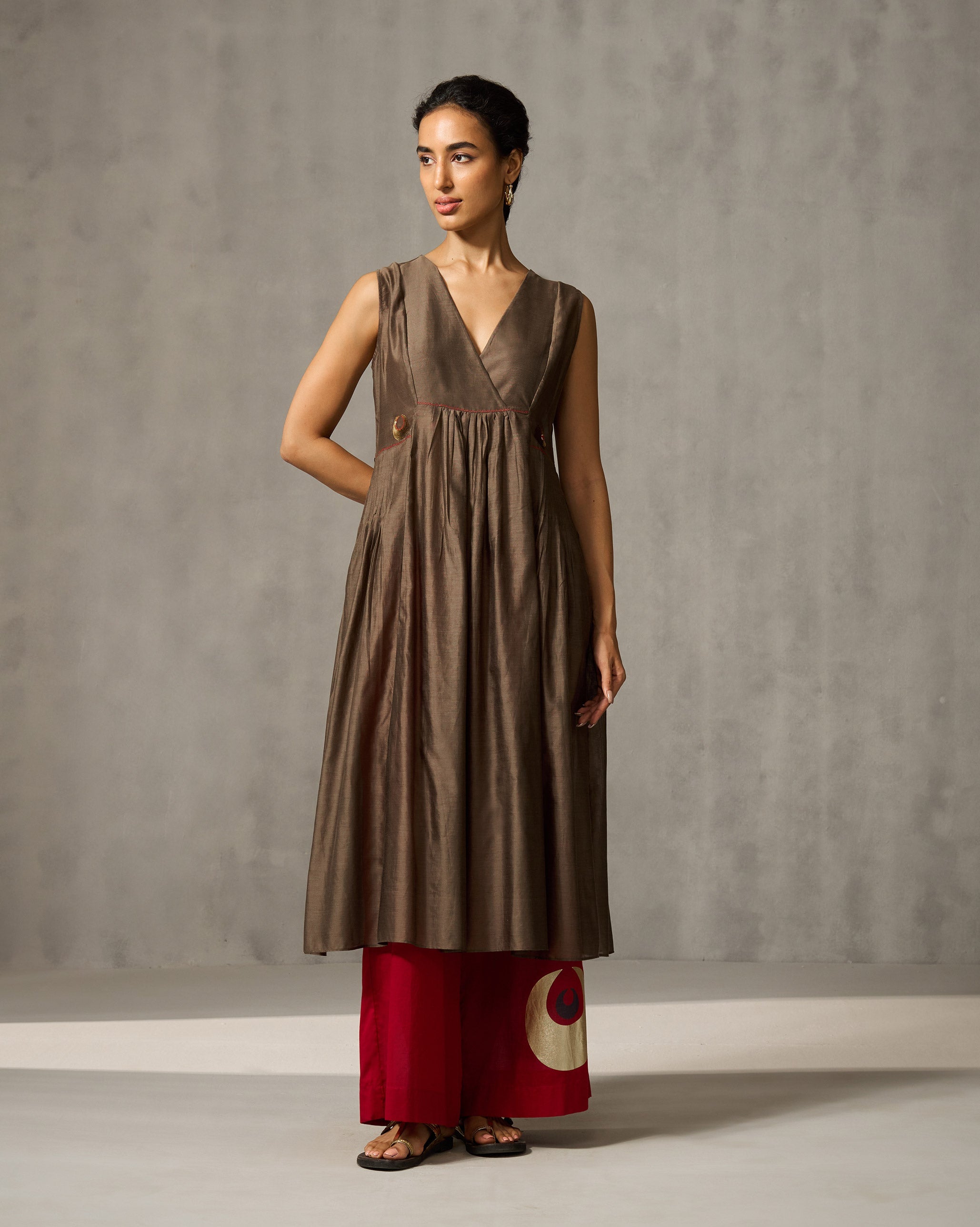 Iqra Kurta - Oak Brown