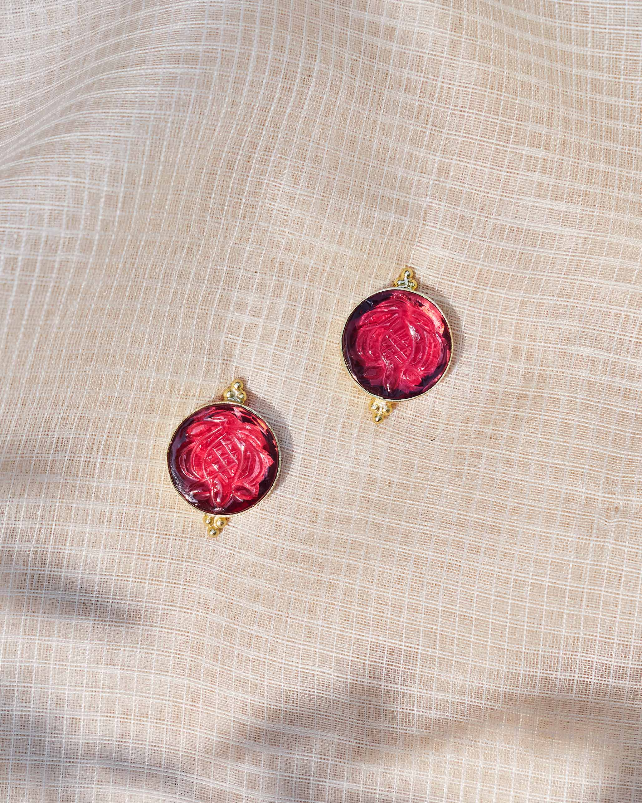 Anar Glass Seal Studs Small - Red