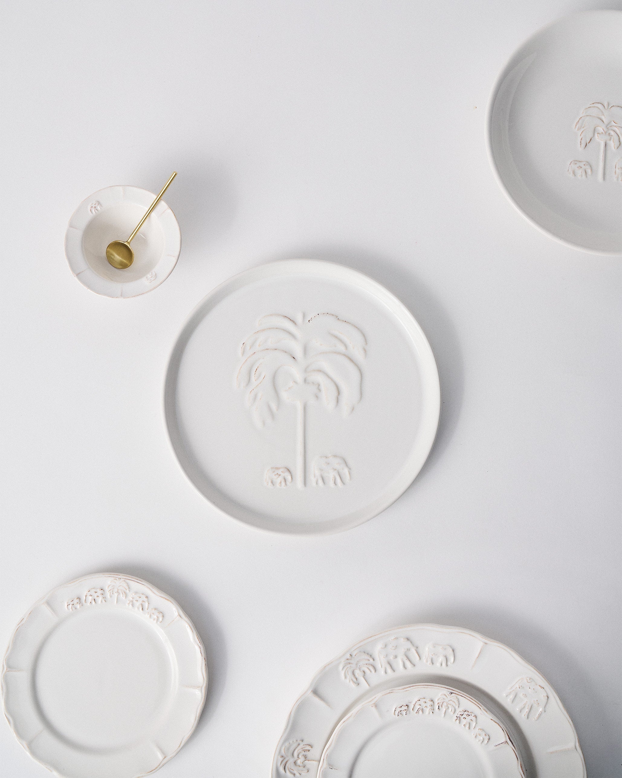 Ele Palm Chip & Dip Platter