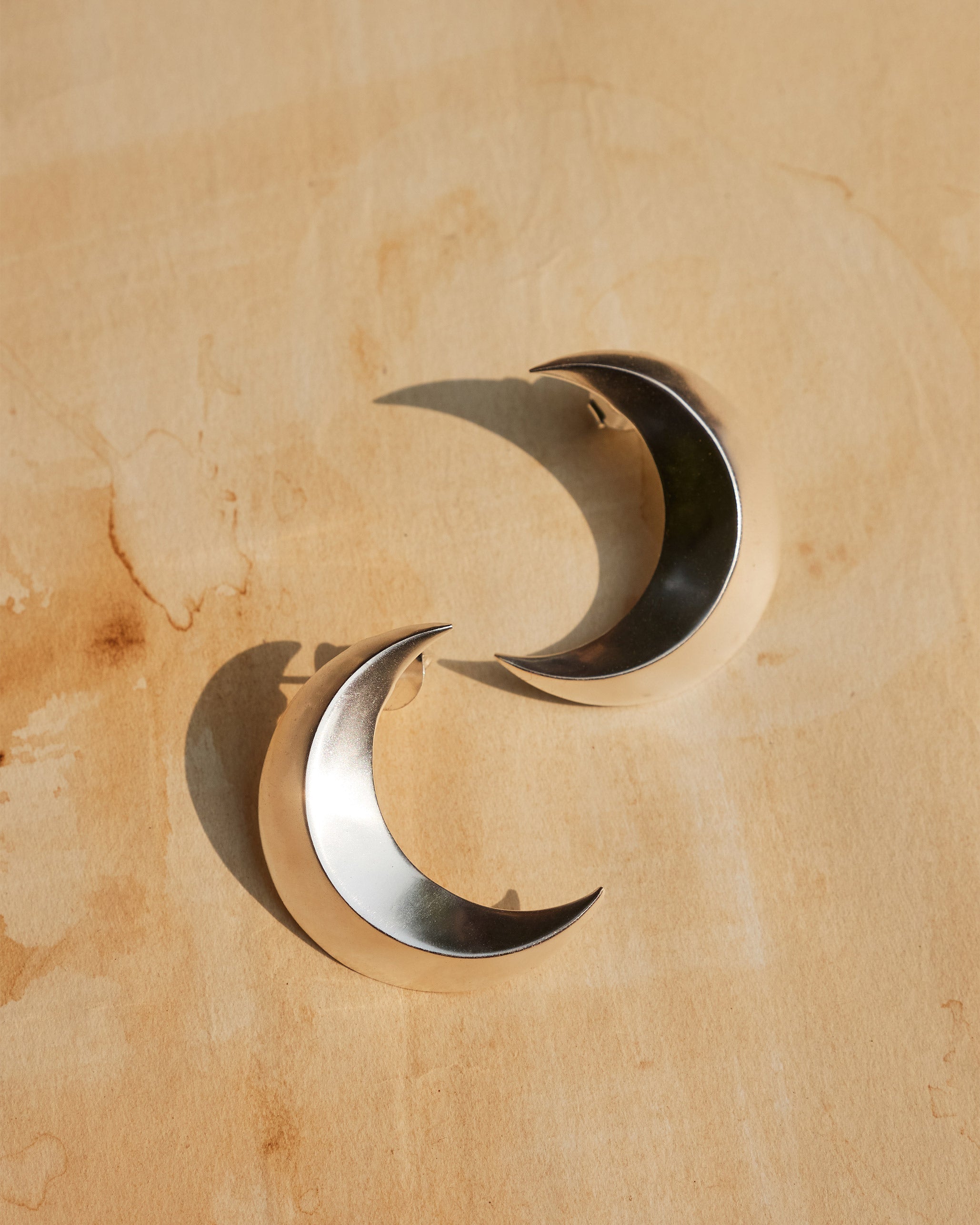 Crescent Studs Small - Silver