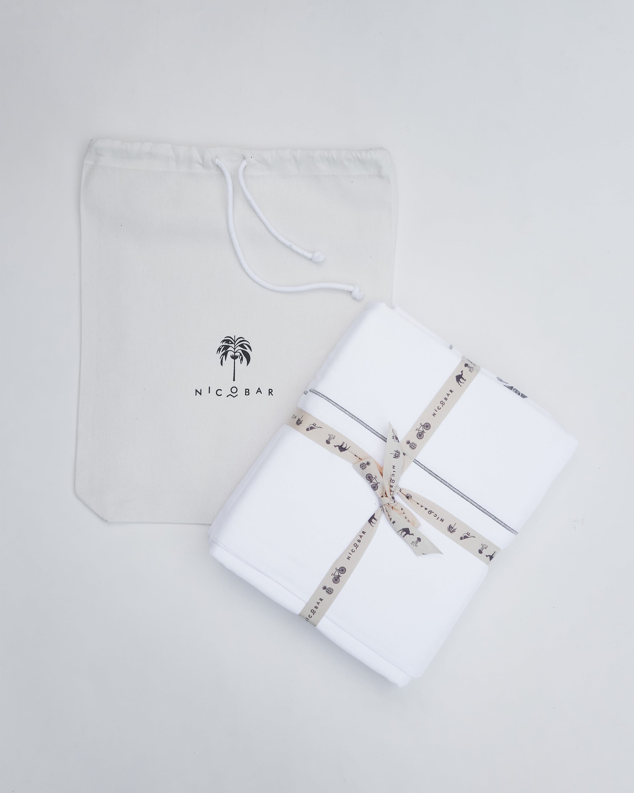 Ele Palm Bedsheet King with Pillow Case Set