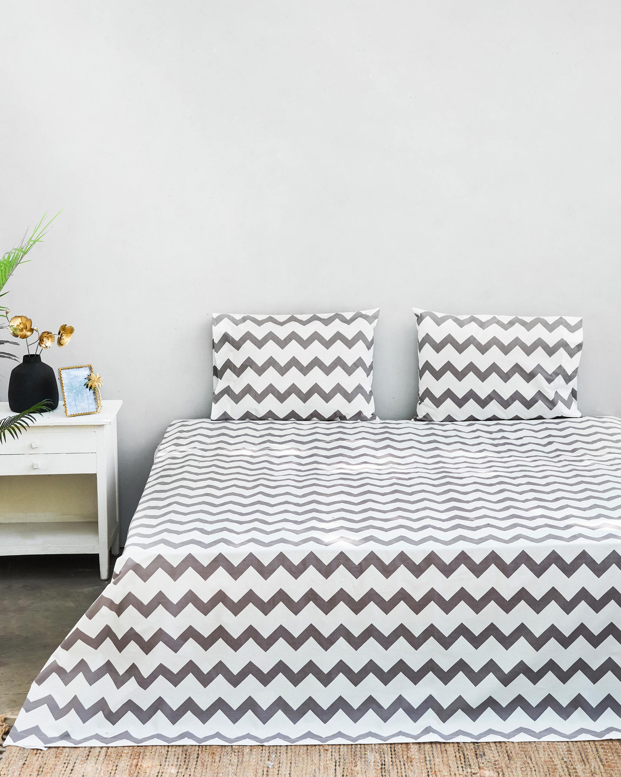 Colombo Wave Bedsheet King with Pillow Case Set