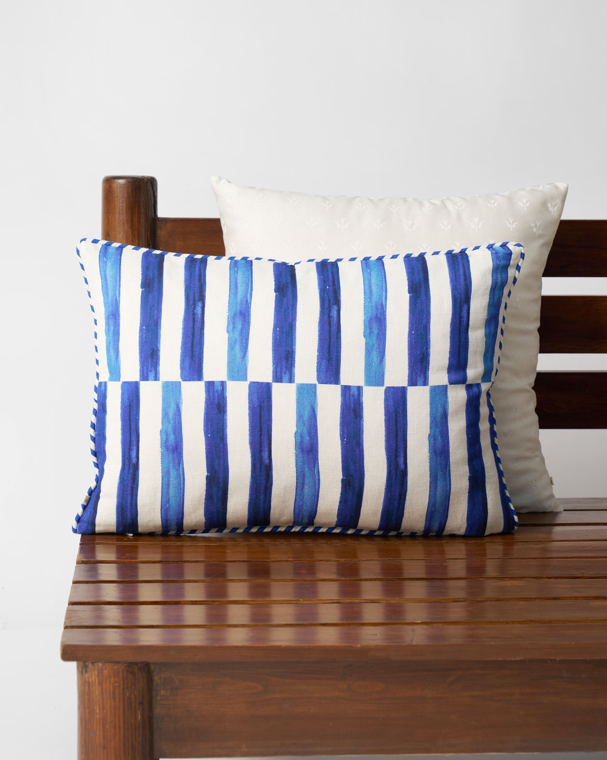 Dancing Crane Cushion Cover