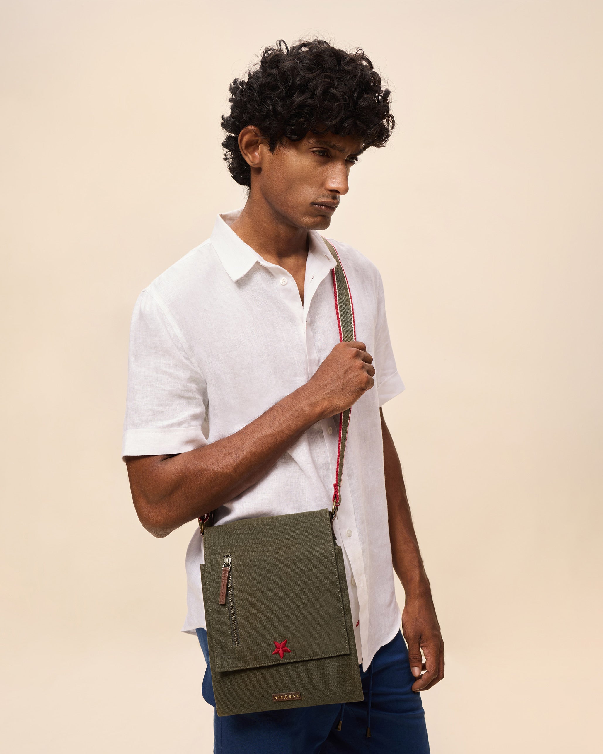 Safari Men's Messenger - Olive