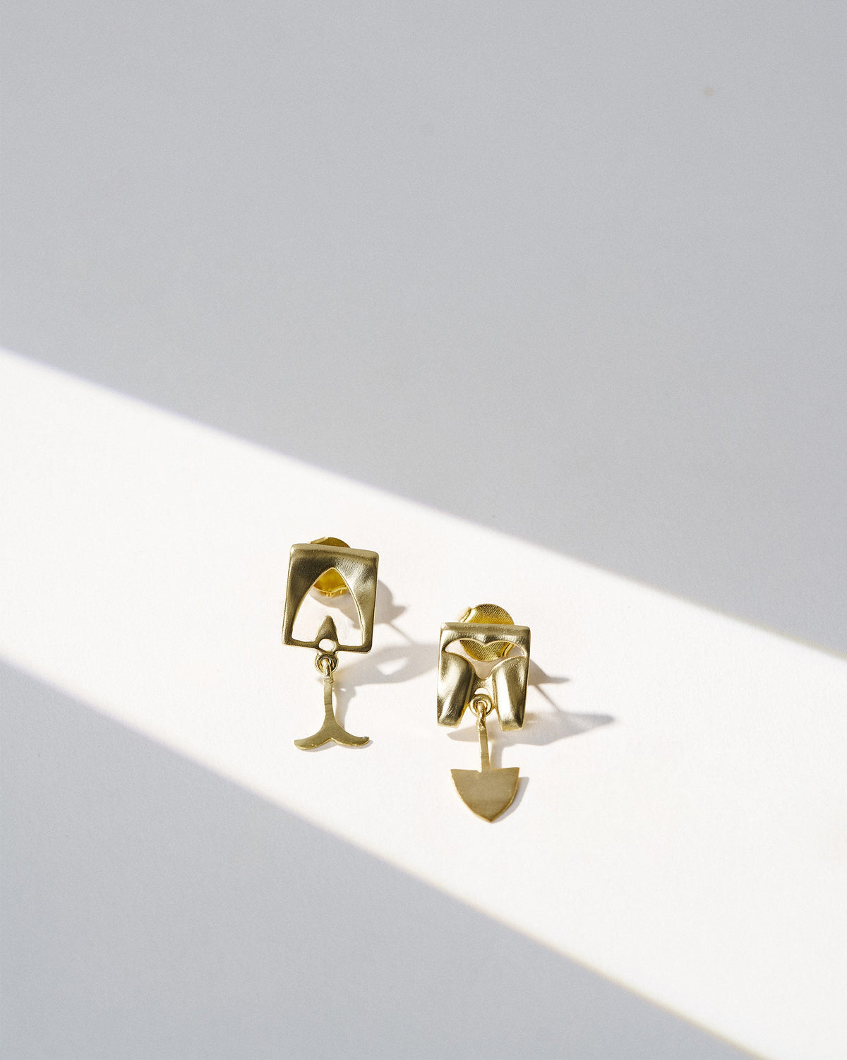 Machli Studs - Gold
