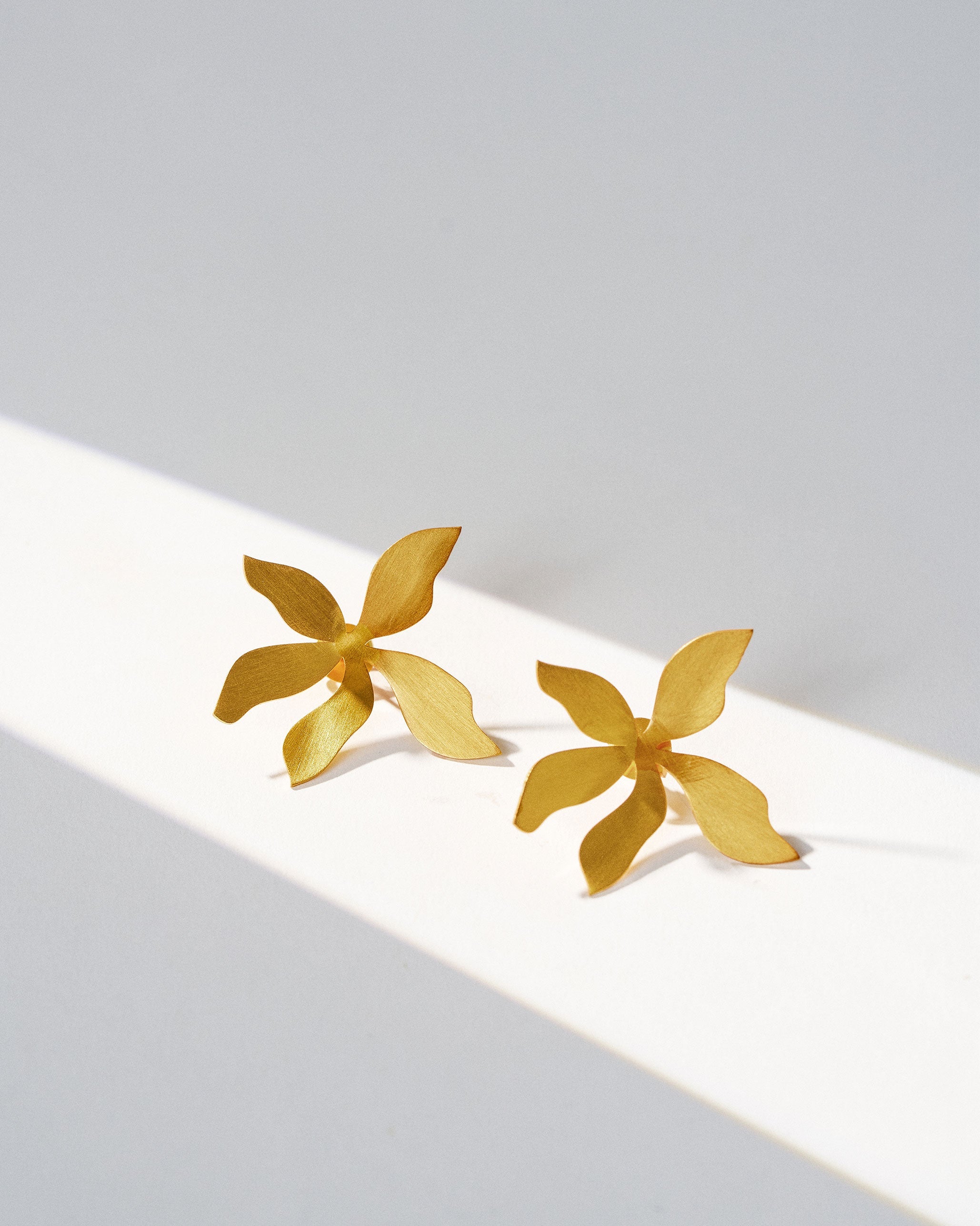 Periwinkle Studs - Gold