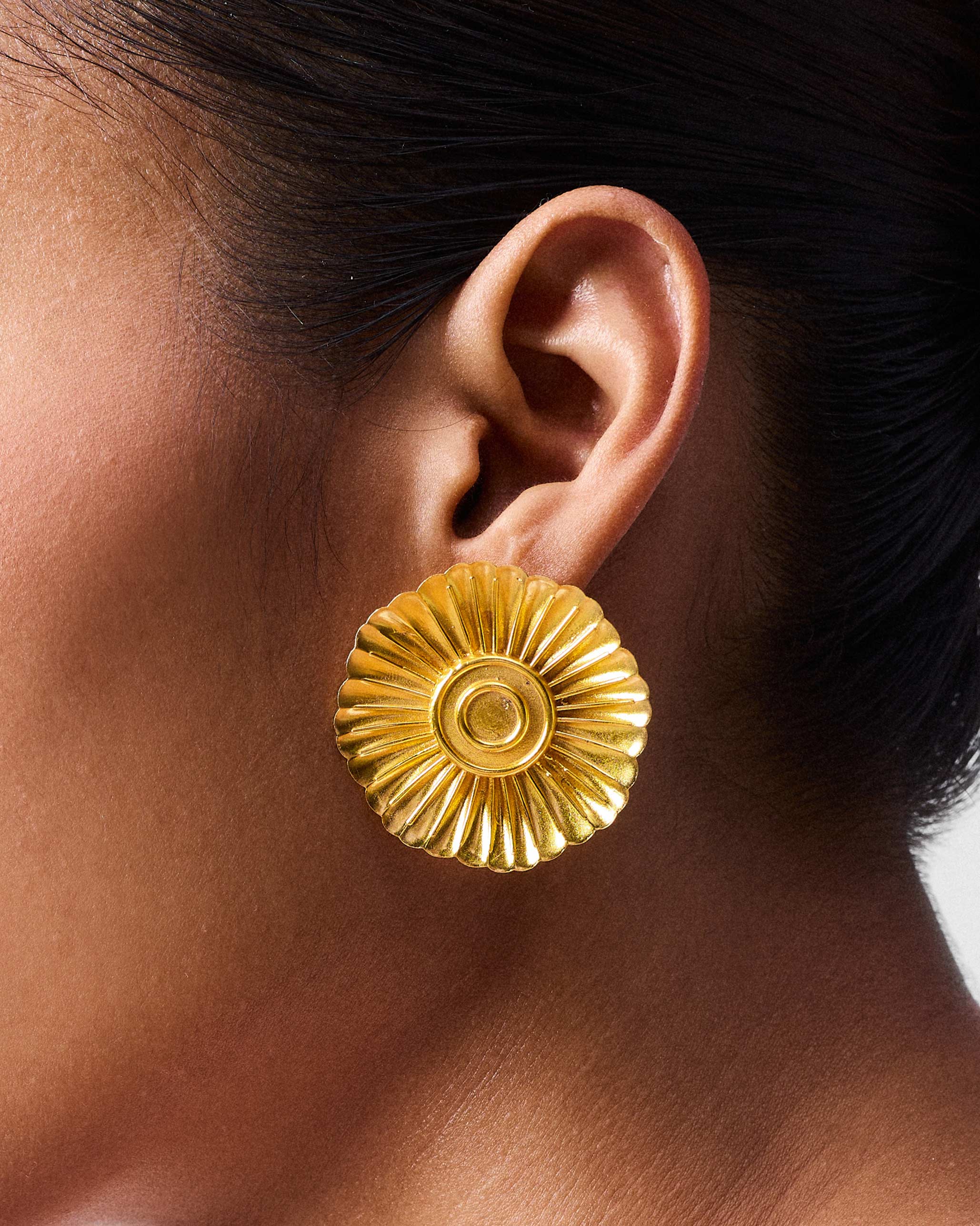 Vintage Studs - Gold