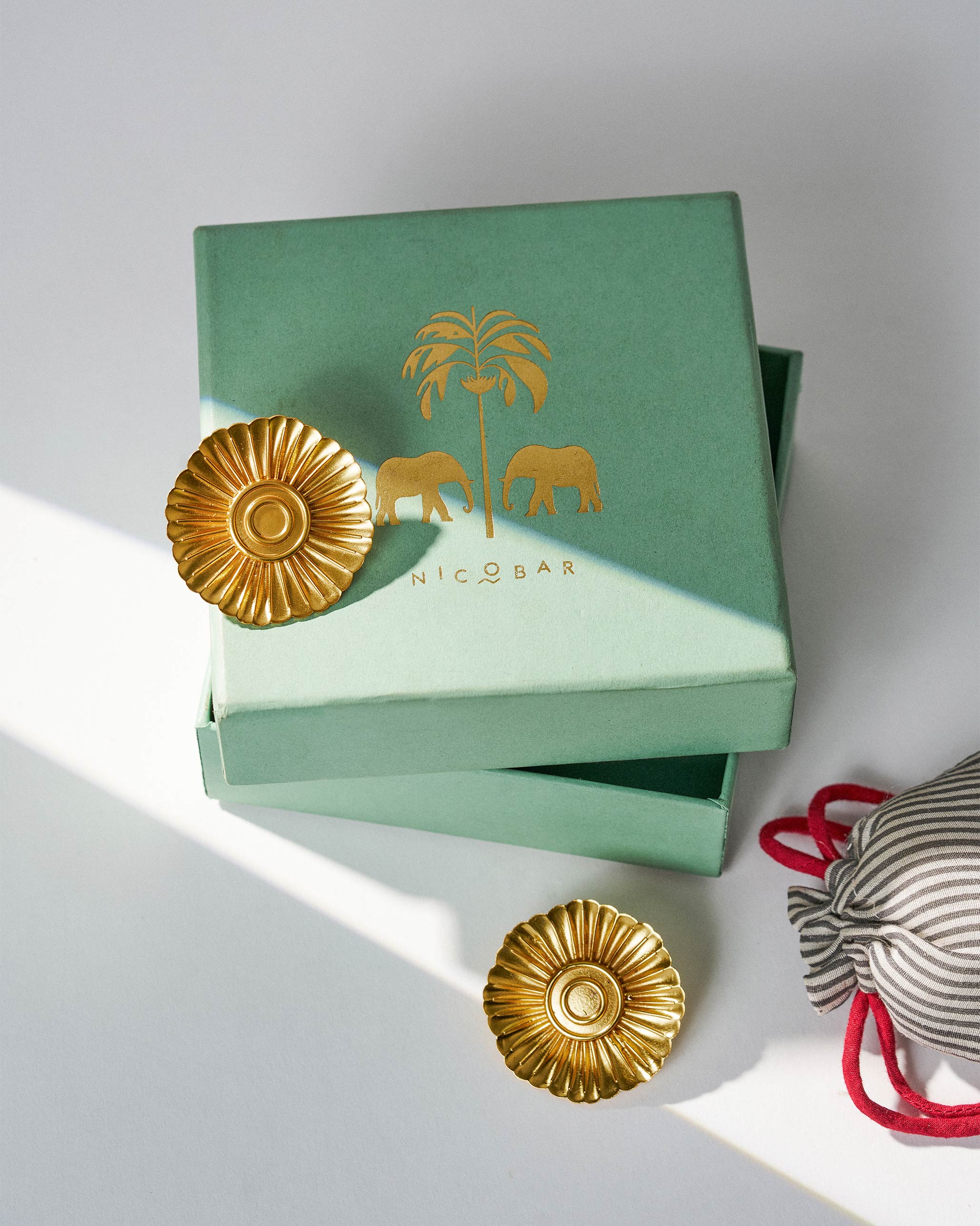 Vintage Studs - Gold