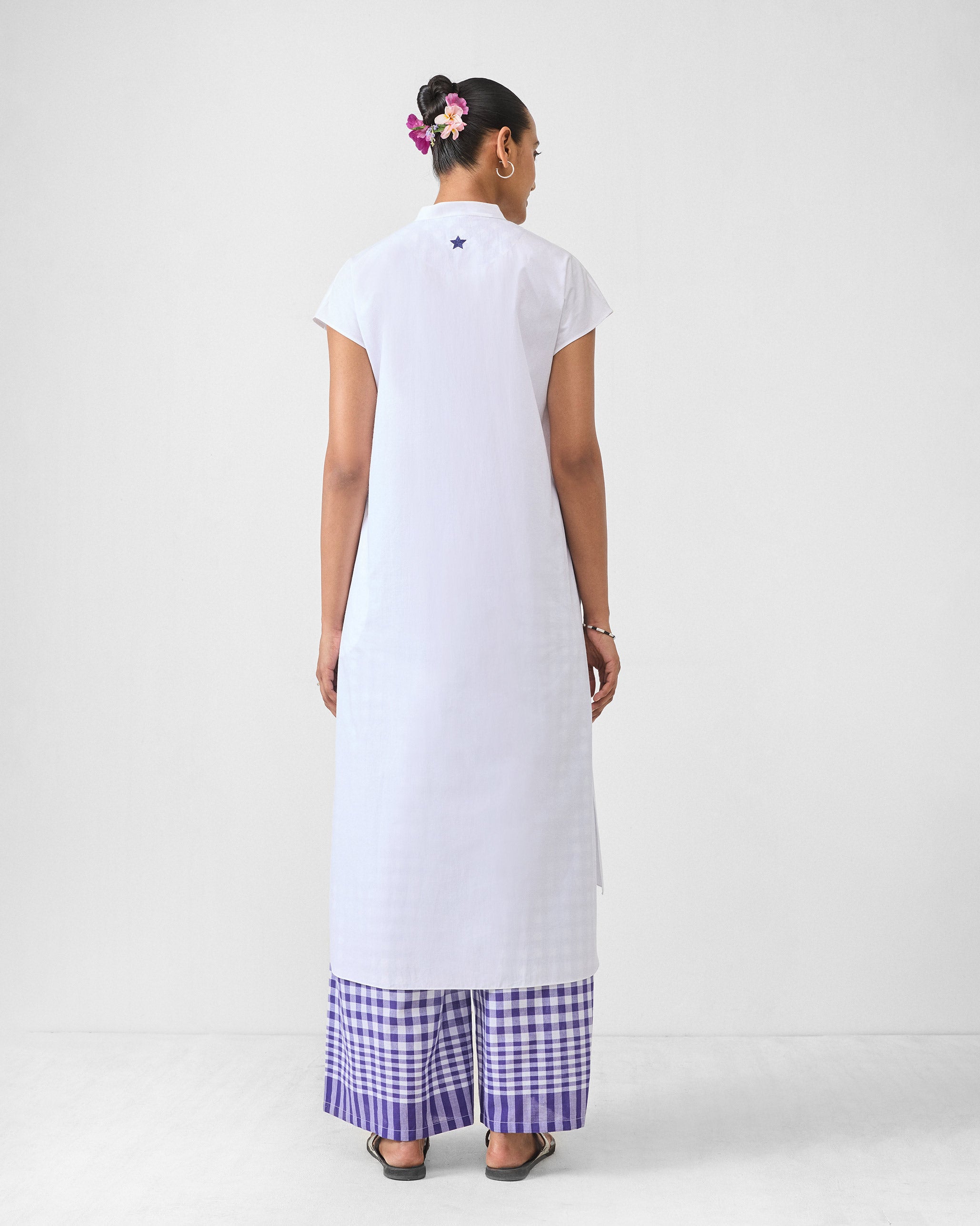 Short Sleeve Kurta - White & Fuchsia Printed