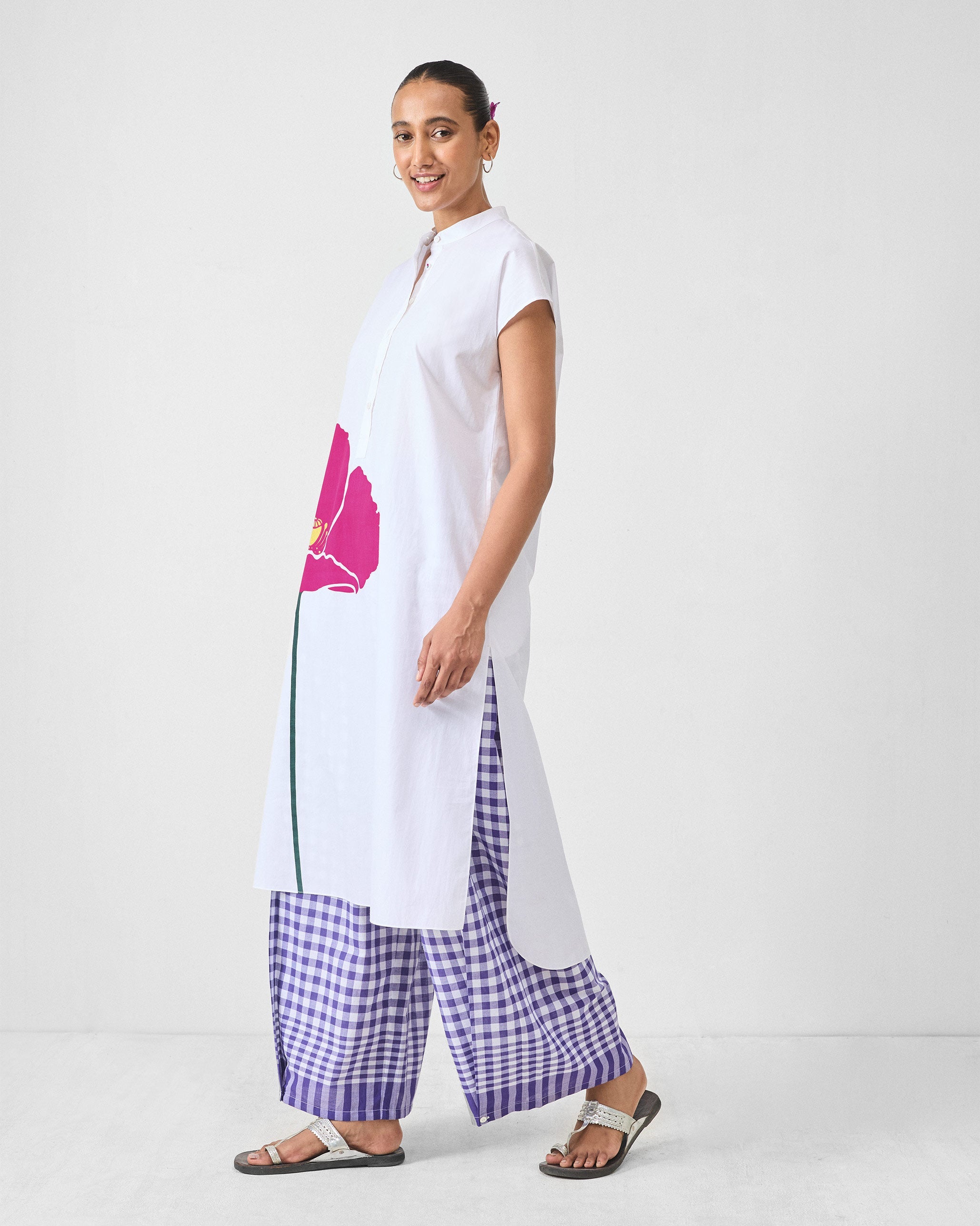 Short Sleeve Kurta - White & Fuchsia Printed