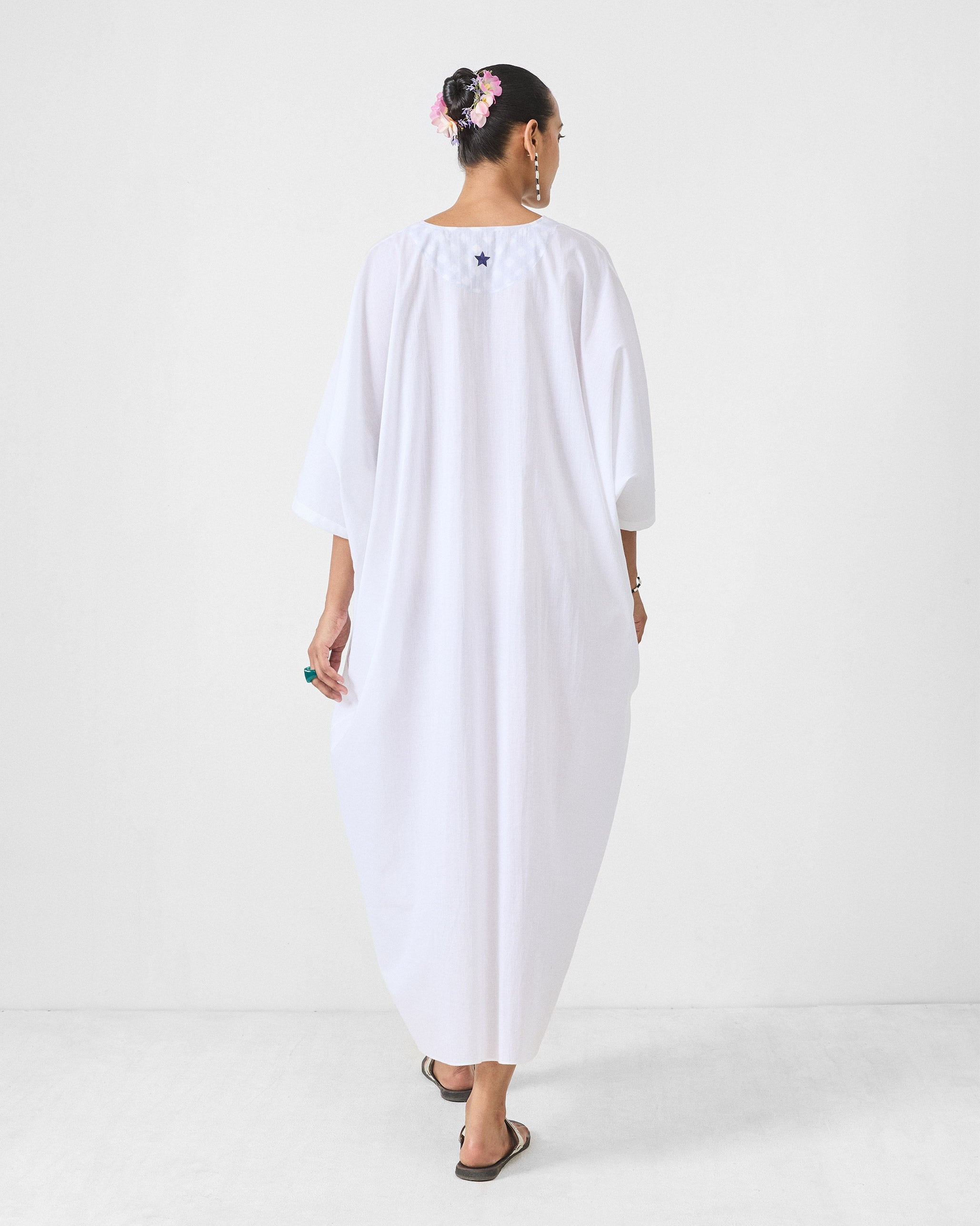 V Neck Kaftan - White & Fuchsia Printed