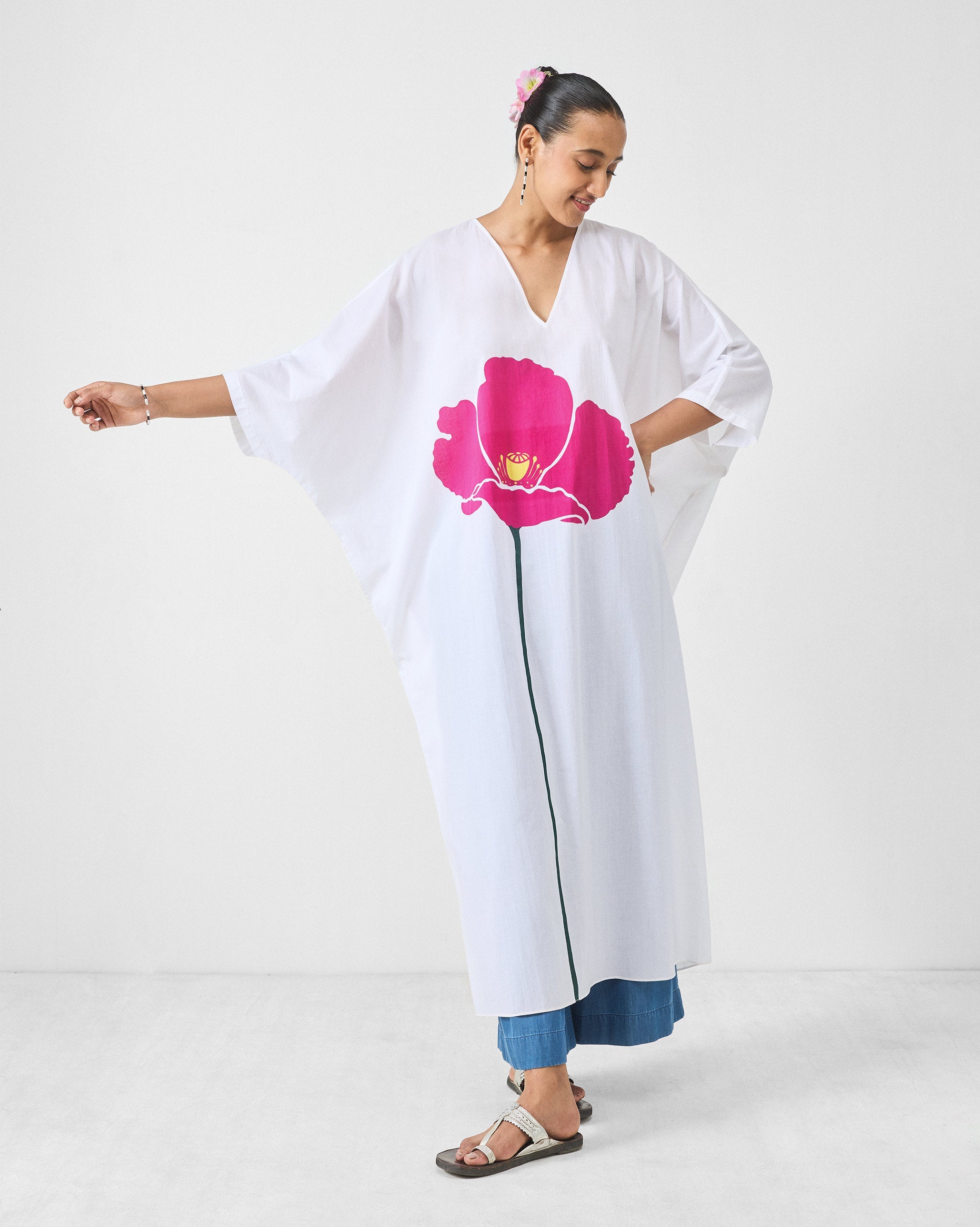 V Neck Kaftan - White & Fuchsia Printed