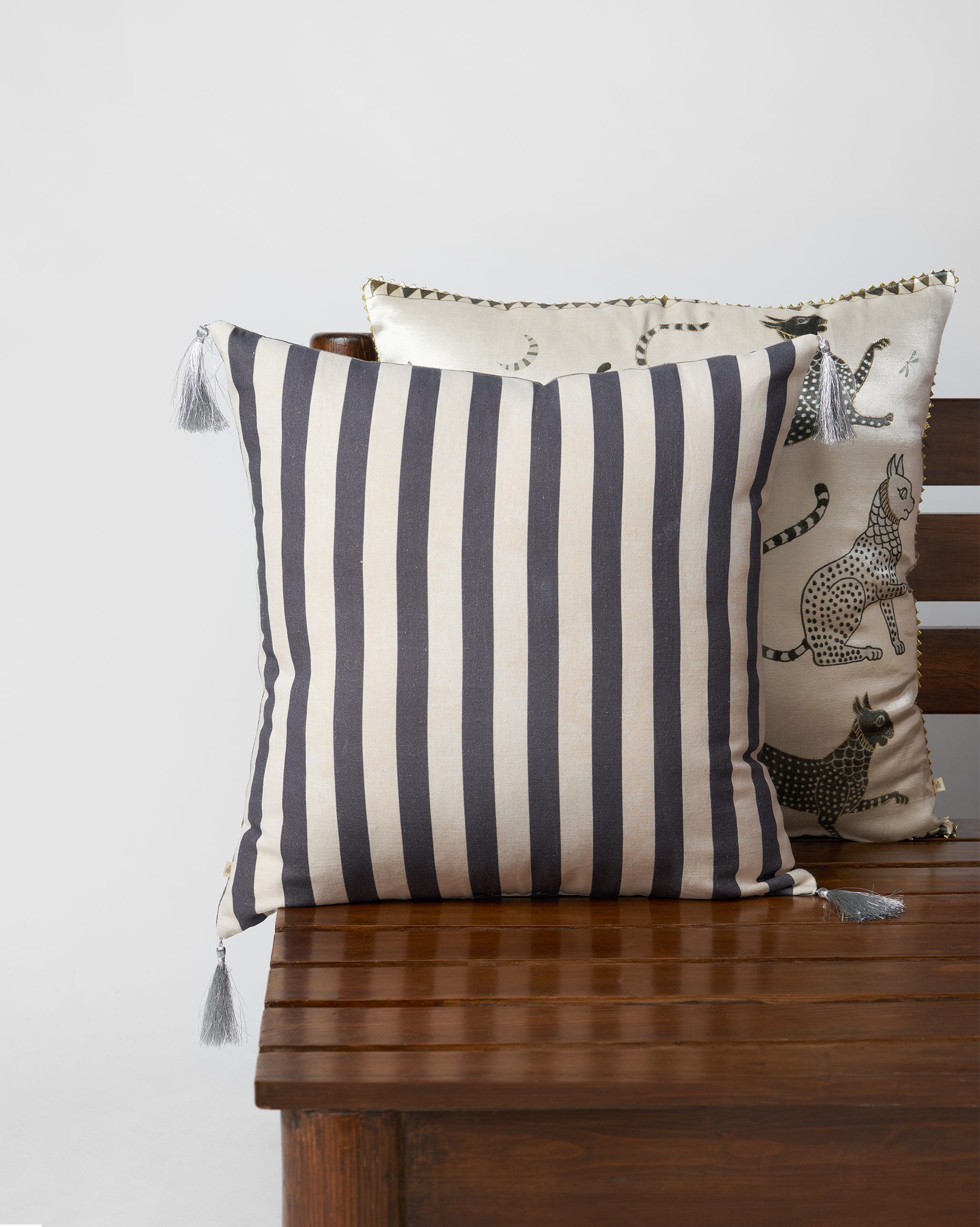 Saral Cushion Cover